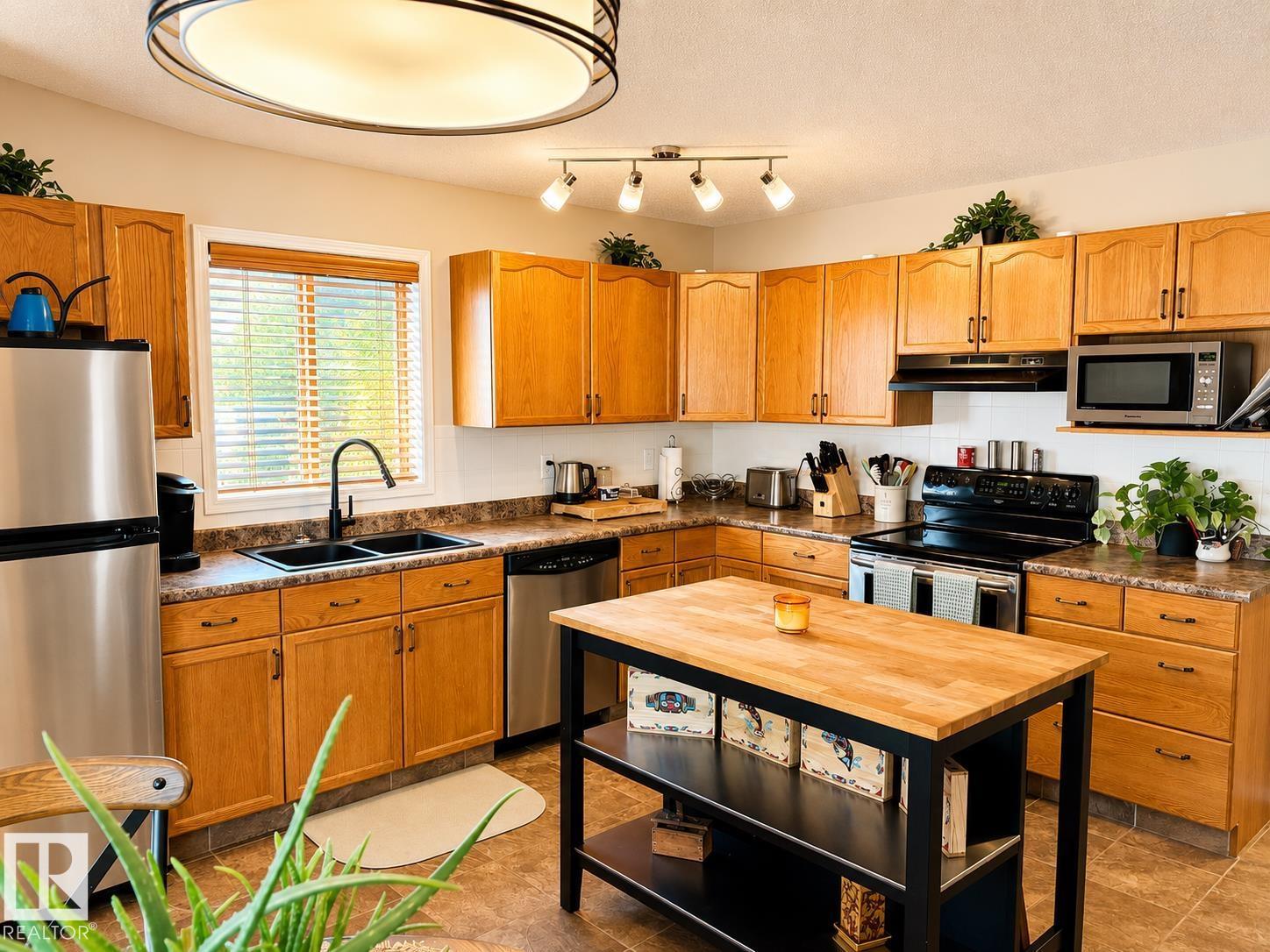 5428 202 ST NW - 17