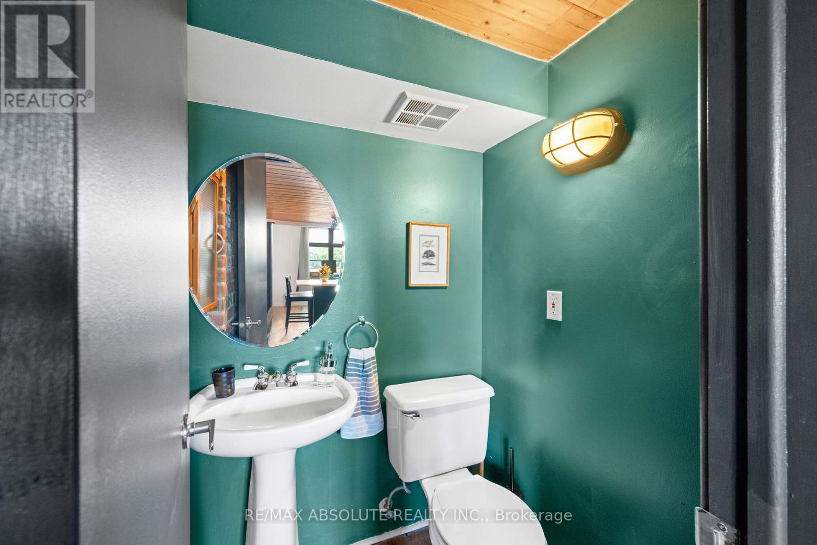 #404 589 RIDEAU STREET - 16