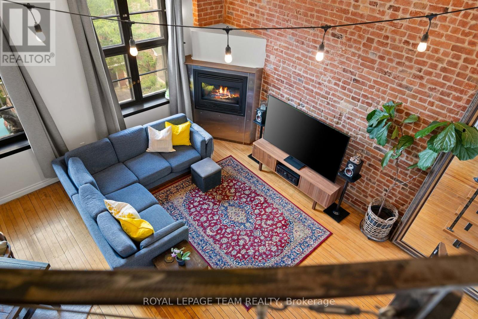 #404 589 RIDEAU STREET - 26
