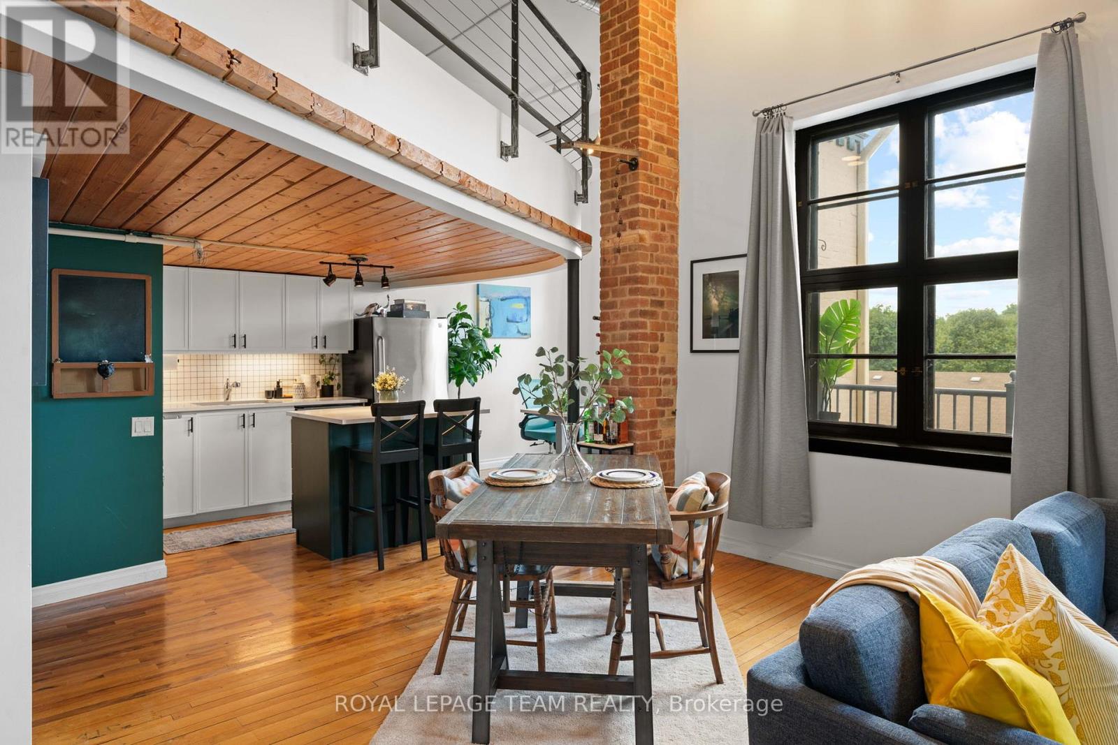 #404 589 RIDEAU STREET - 7