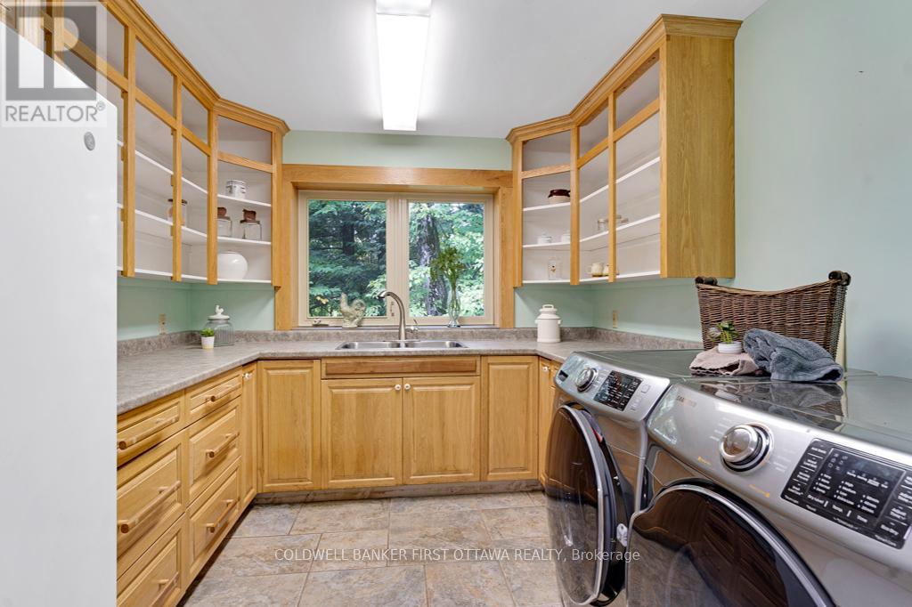 139 SHEIL DRIVE - 16