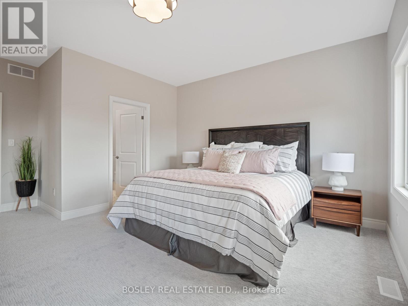 505 ROYAL RIDGE DRIVE - 17