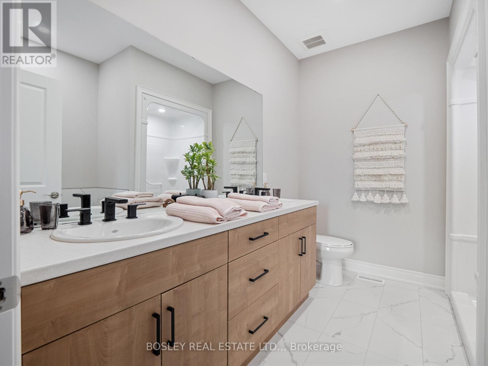 505 ROYAL RIDGE DRIVE - 18