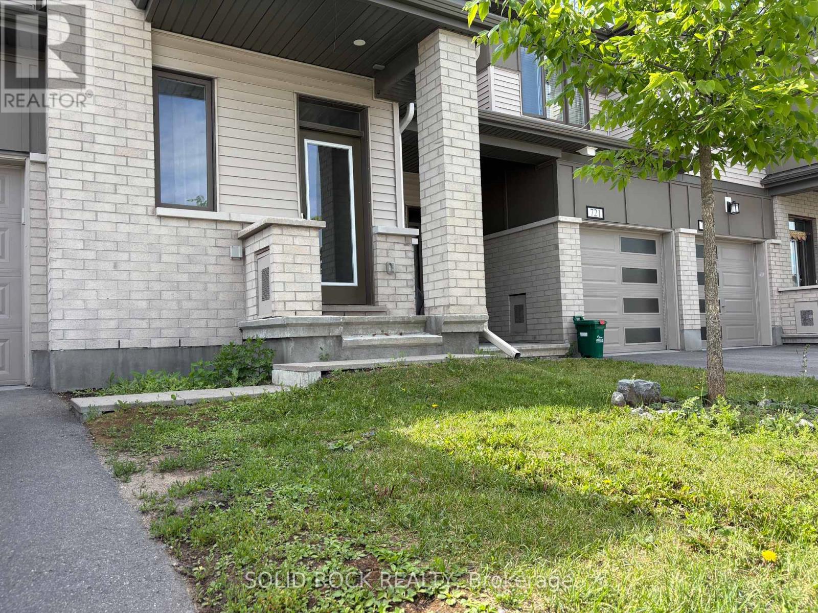 3 Bed, 3 Bath House for Rent in Ottawa – 719 DERREEN AVENUE, Ottawa – MLS# X13167762 - Image 2