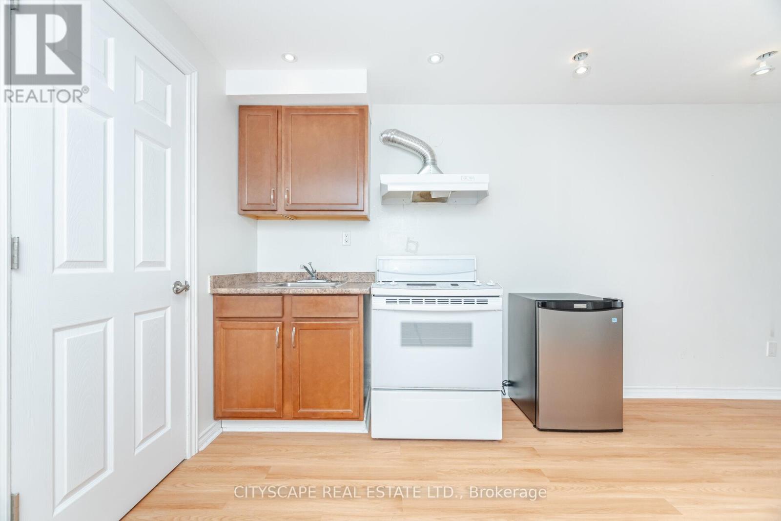 5843 PRAIRIE CIRCLE - 44