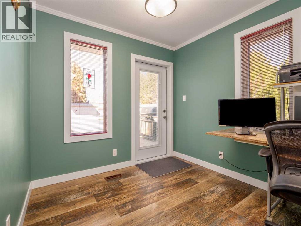 6005 46A Street — photo 7