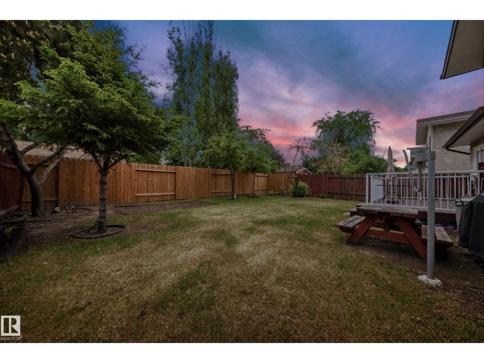 3843 47 ST NW - 18