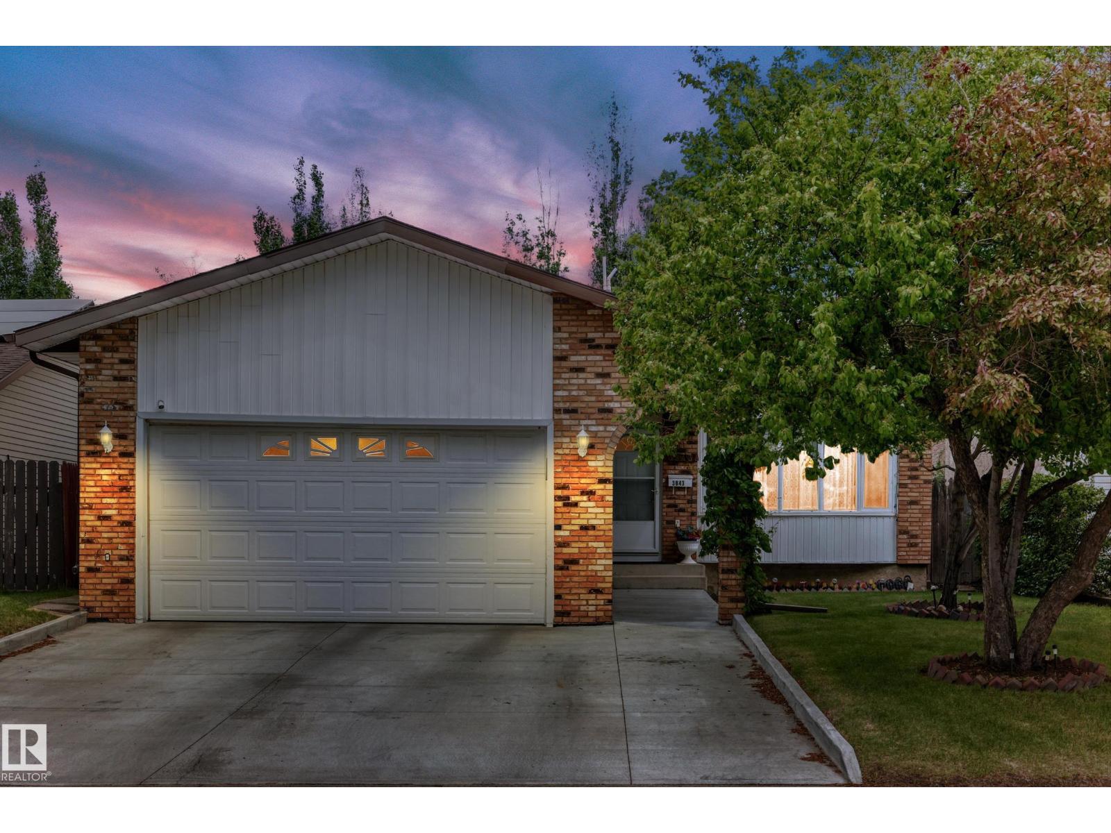 3843 47 ST NW - 20