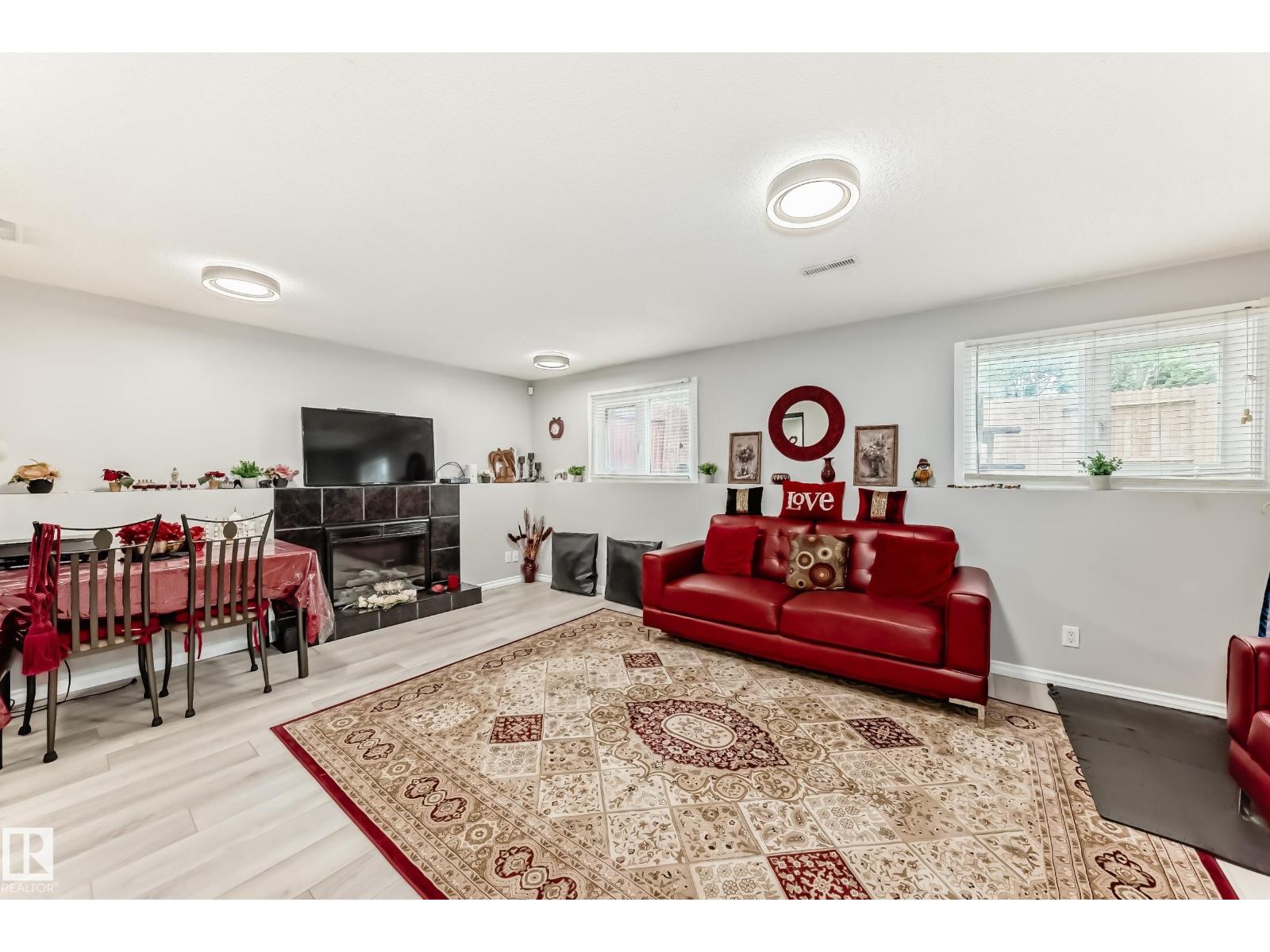 3843 47 ST NW - 13