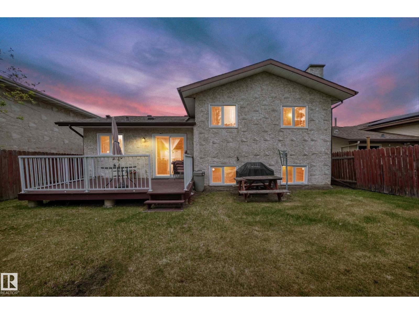 3843 47 ST NW - 19