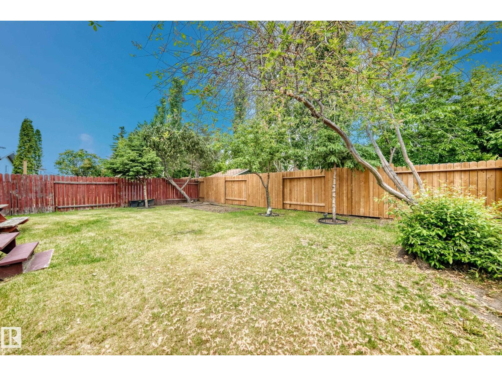 3843 47 ST NW - 17