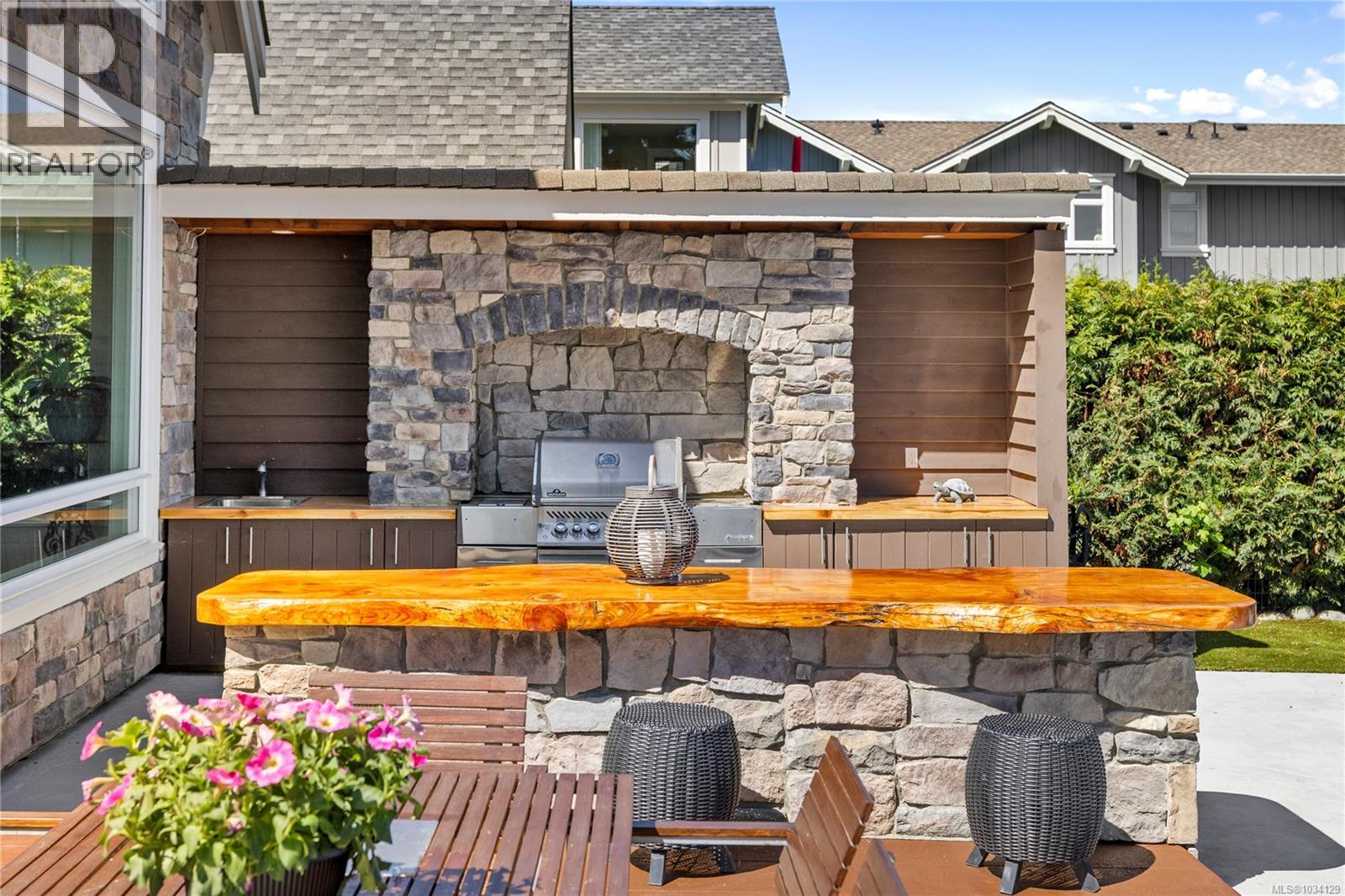 863 Cavin Rd - 72