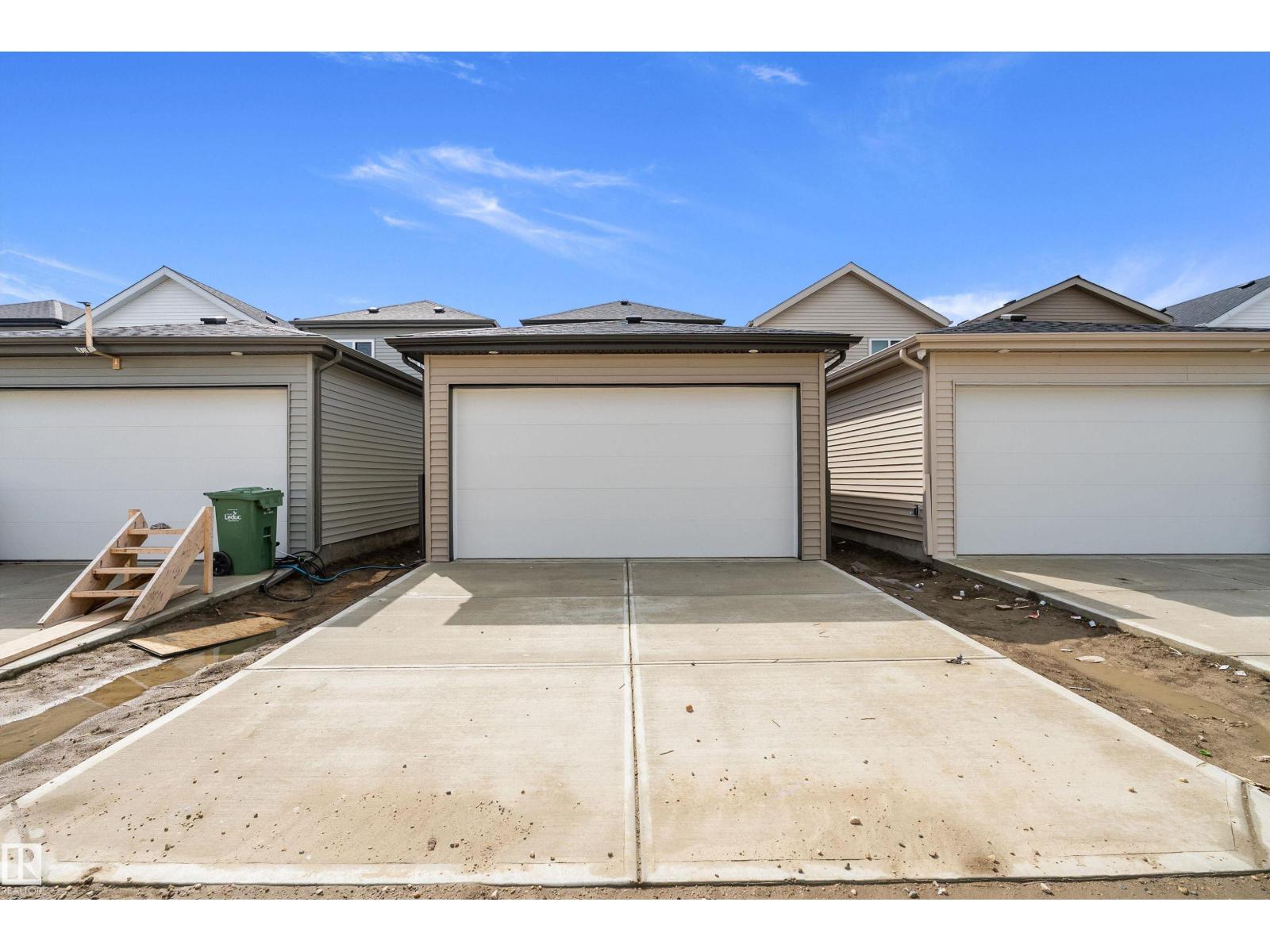 444 Crystal Creek LI — photo 38