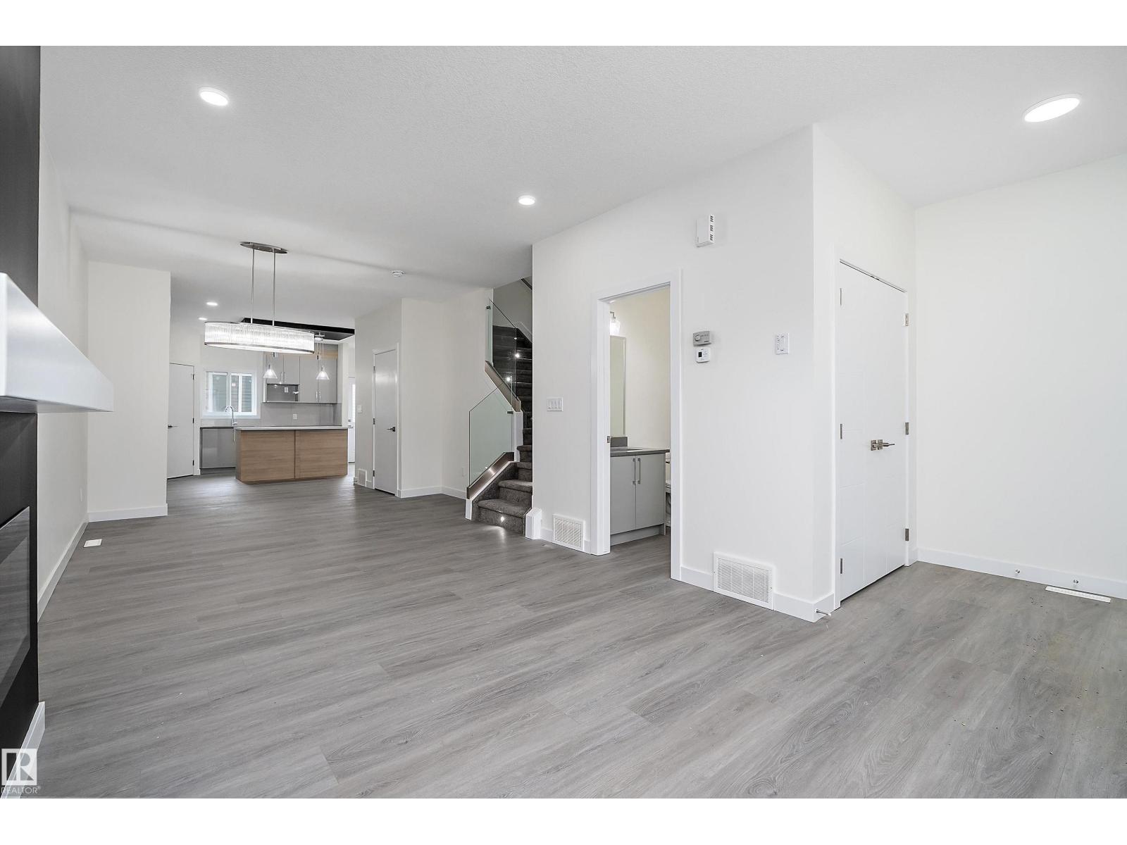 444 Crystal Creek LI — photo 7