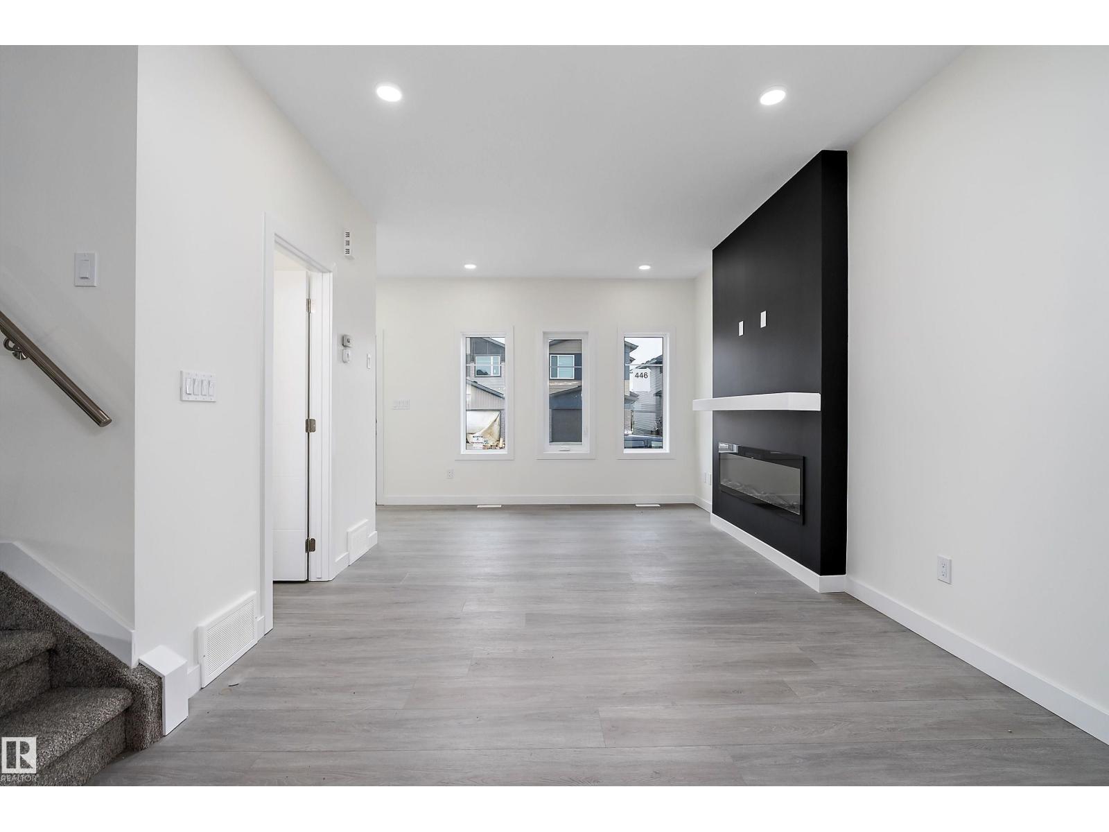 444 Crystal Creek LI — photo 9