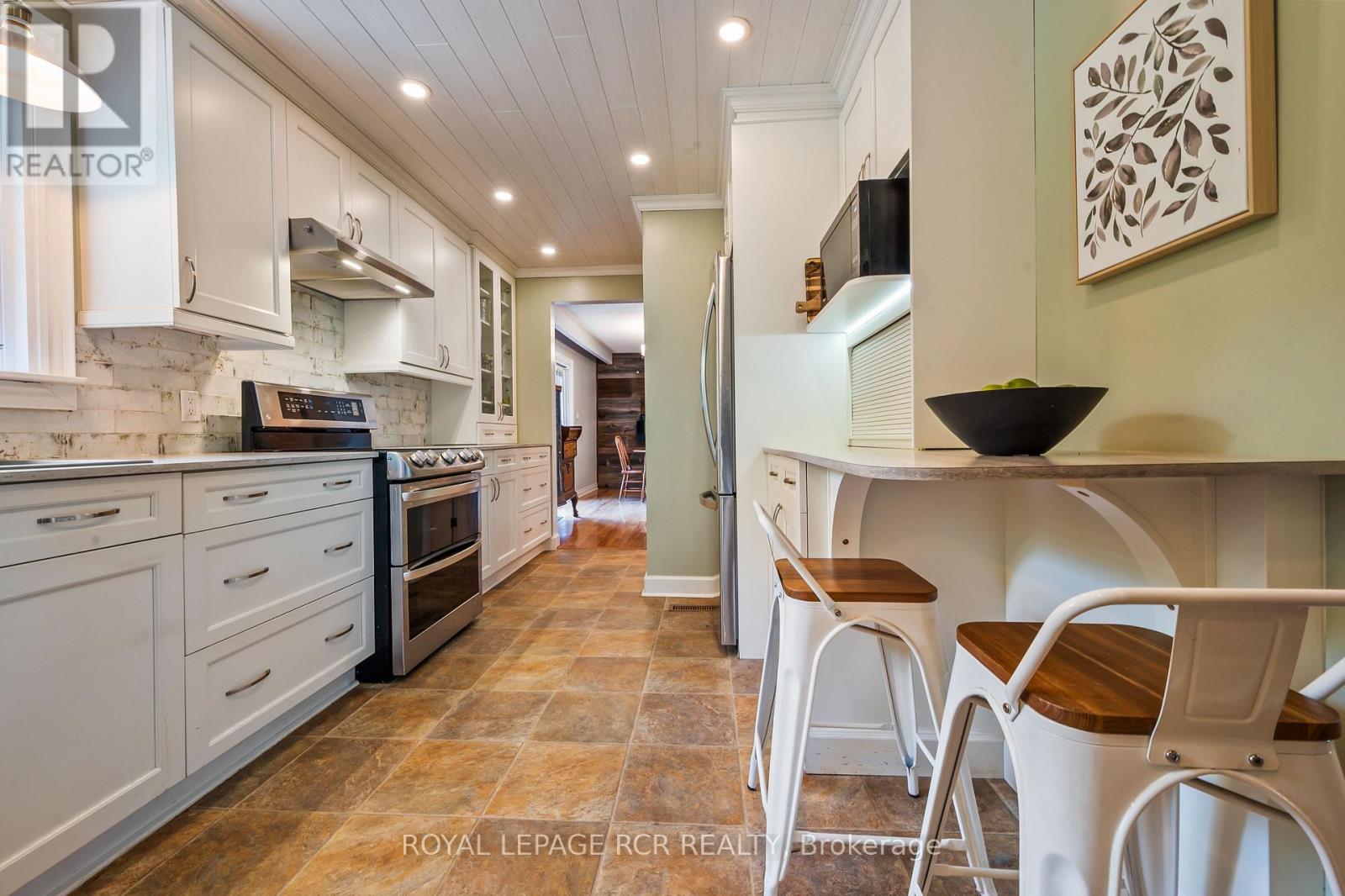 22 RANDY AVENUE - 15
