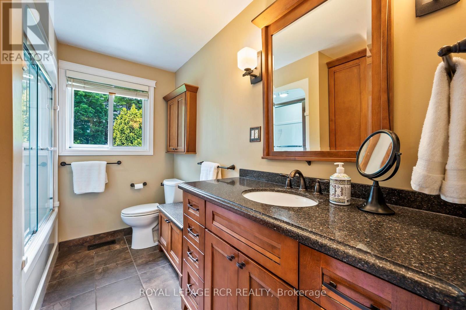 22 RANDY AVENUE - 25