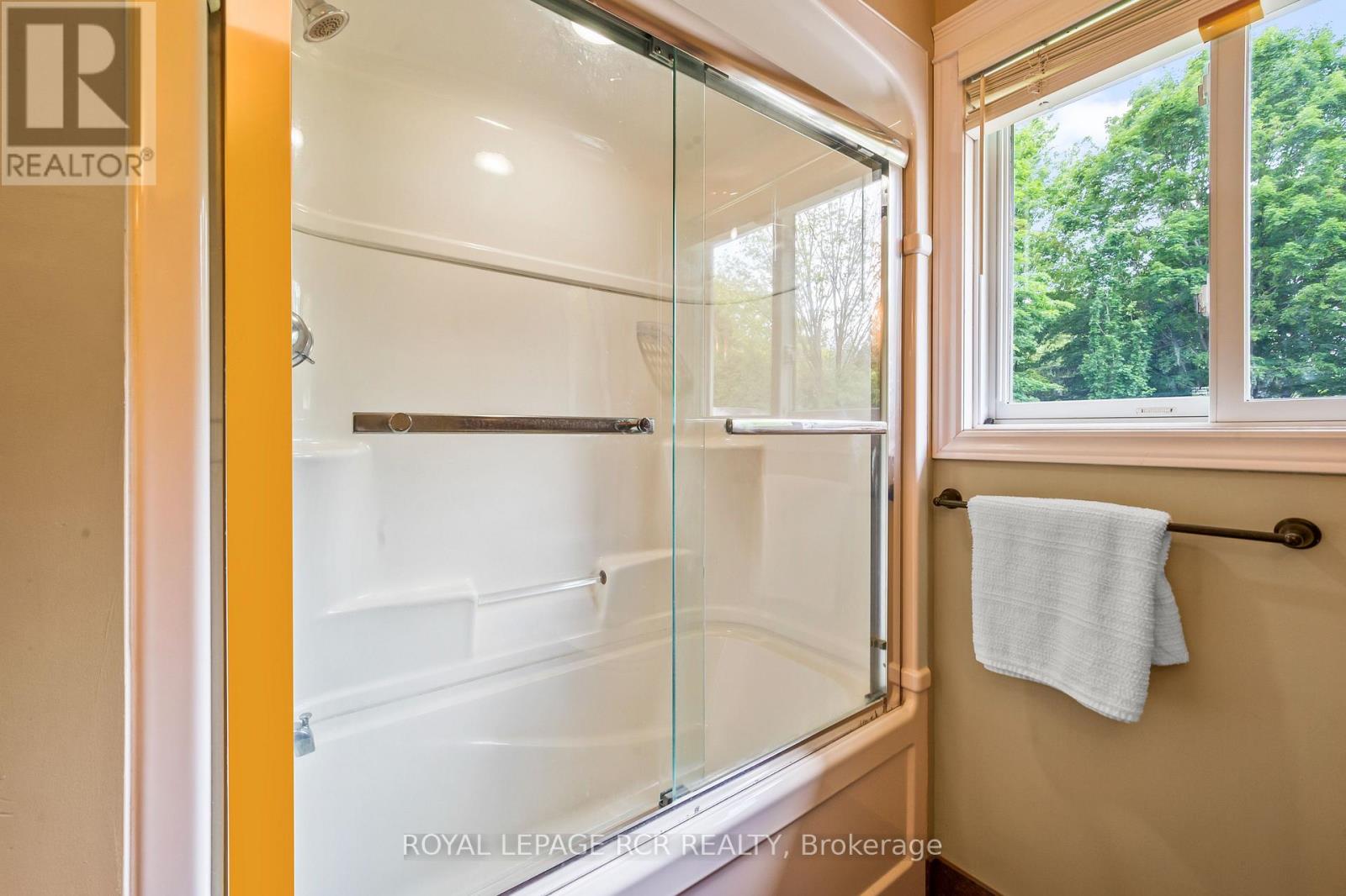 22 RANDY AVENUE - 26
