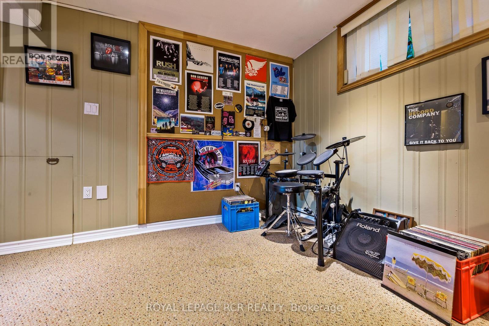 22 RANDY AVENUE - 27