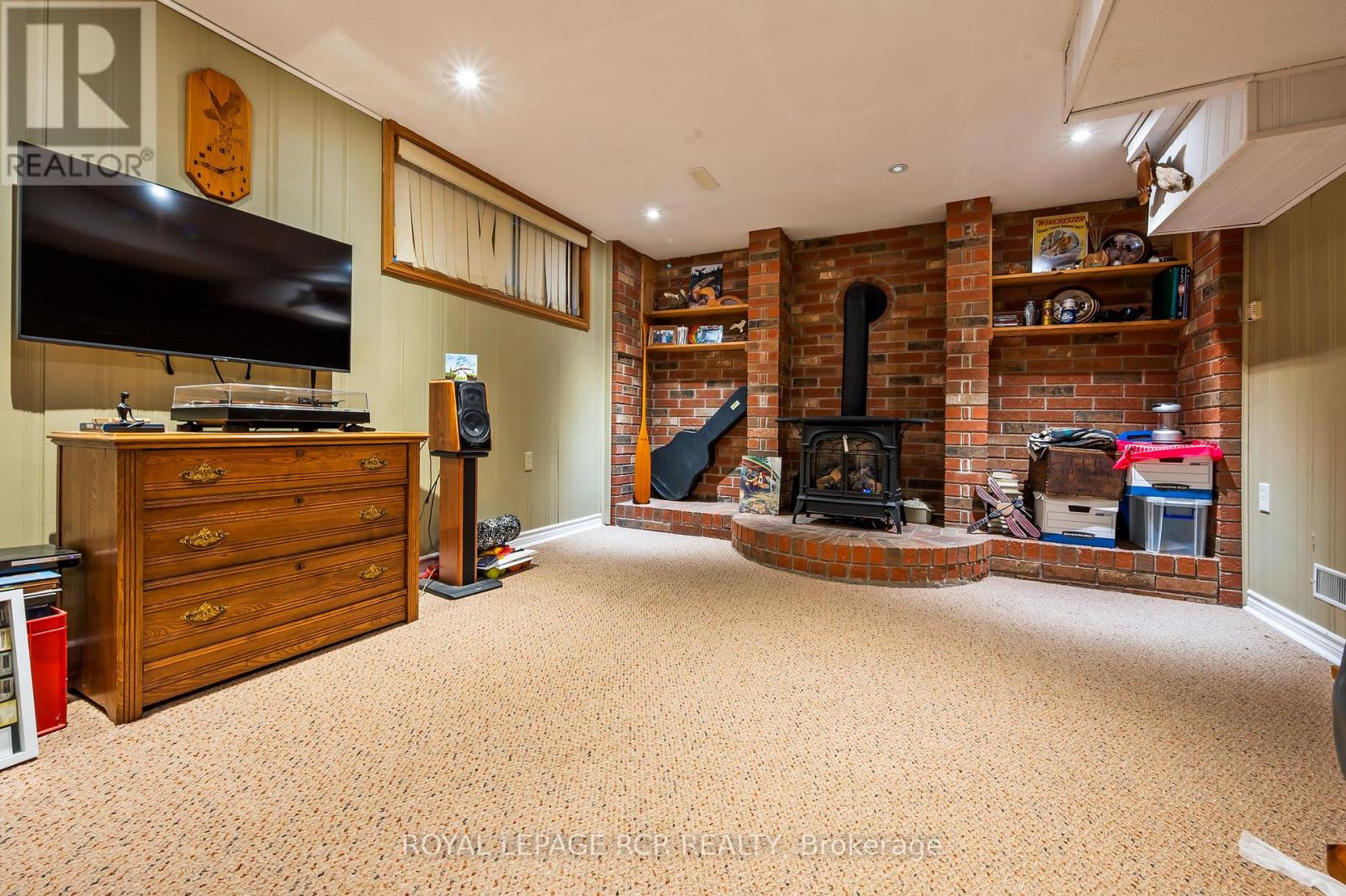 22 RANDY AVENUE - 28