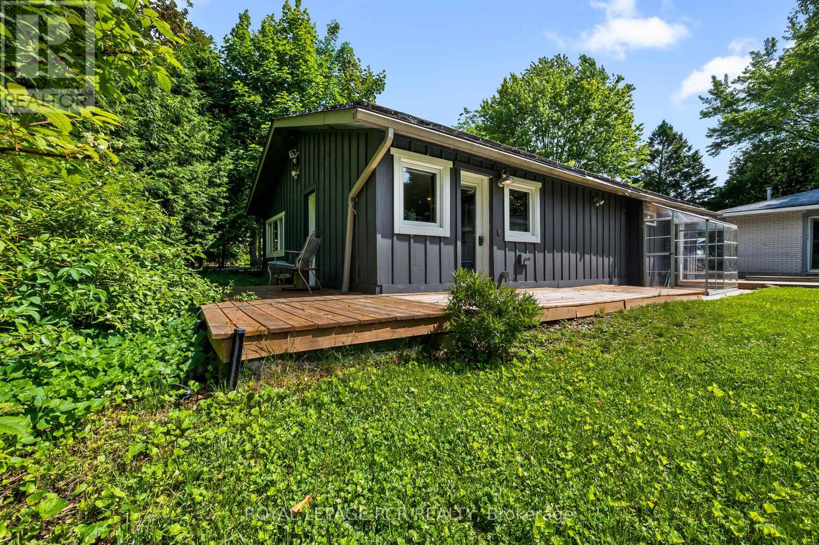 22 RANDY AVENUE - 32