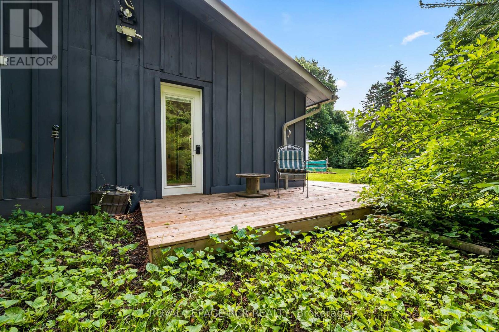 22 RANDY AVENUE - 33