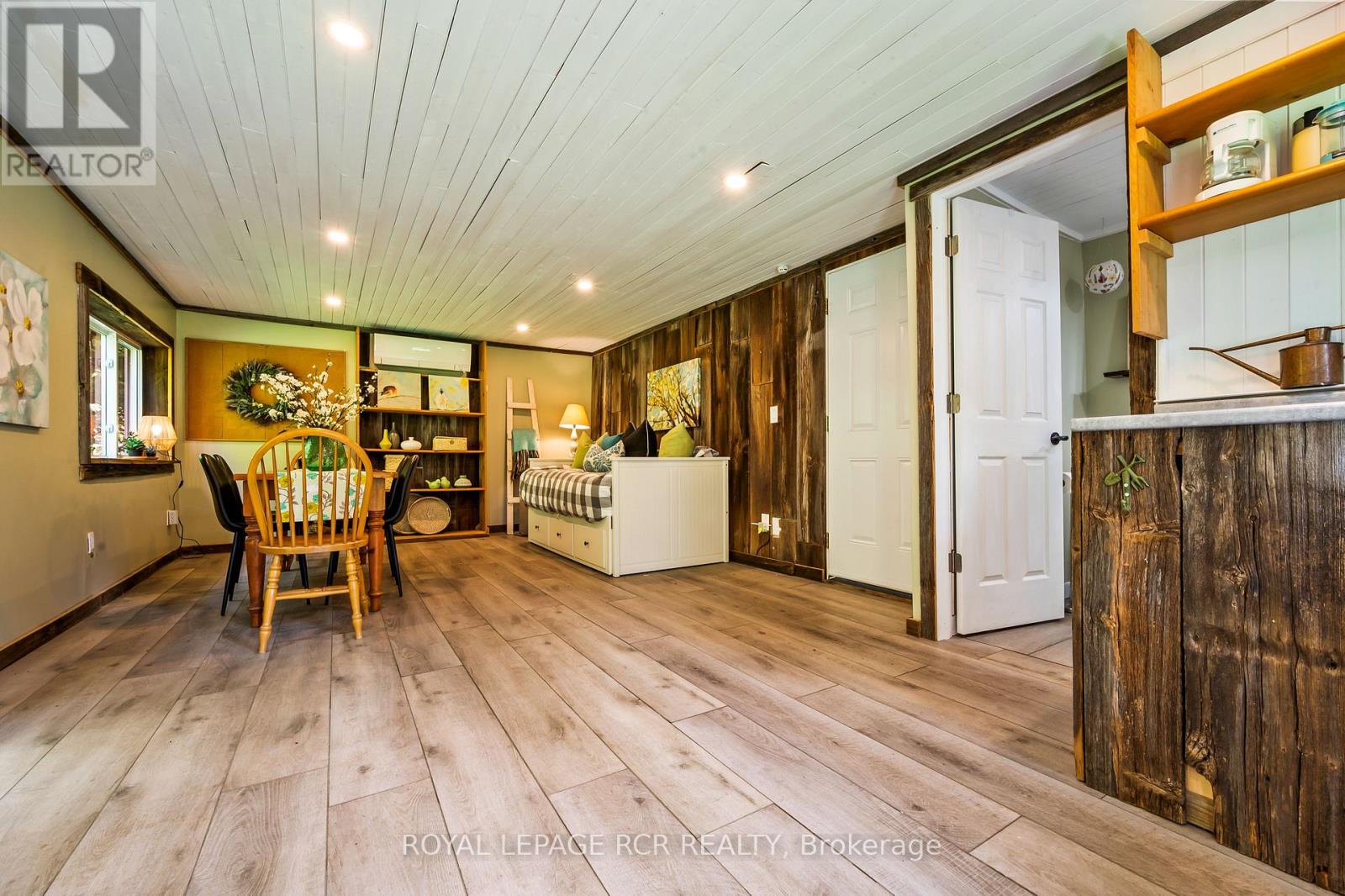 22 RANDY AVENUE - 34