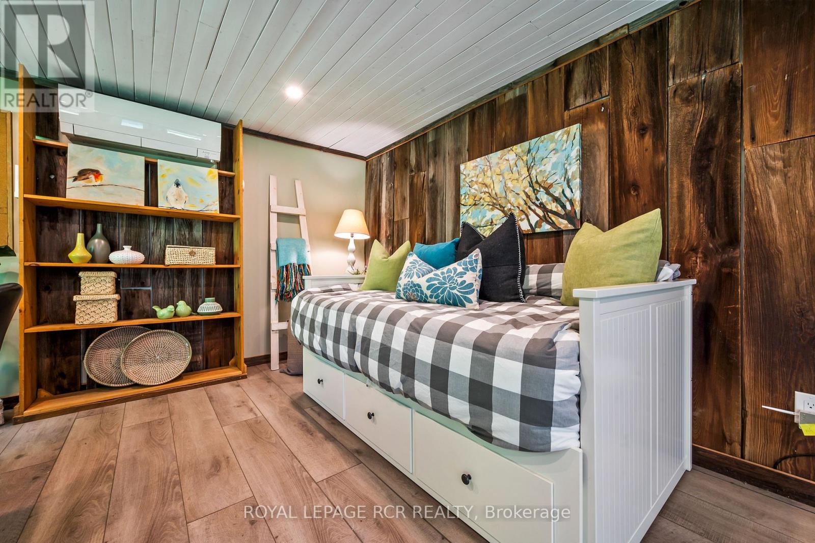 22 RANDY AVENUE - 37