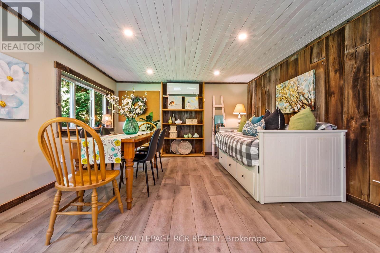 22 RANDY AVENUE - 38
