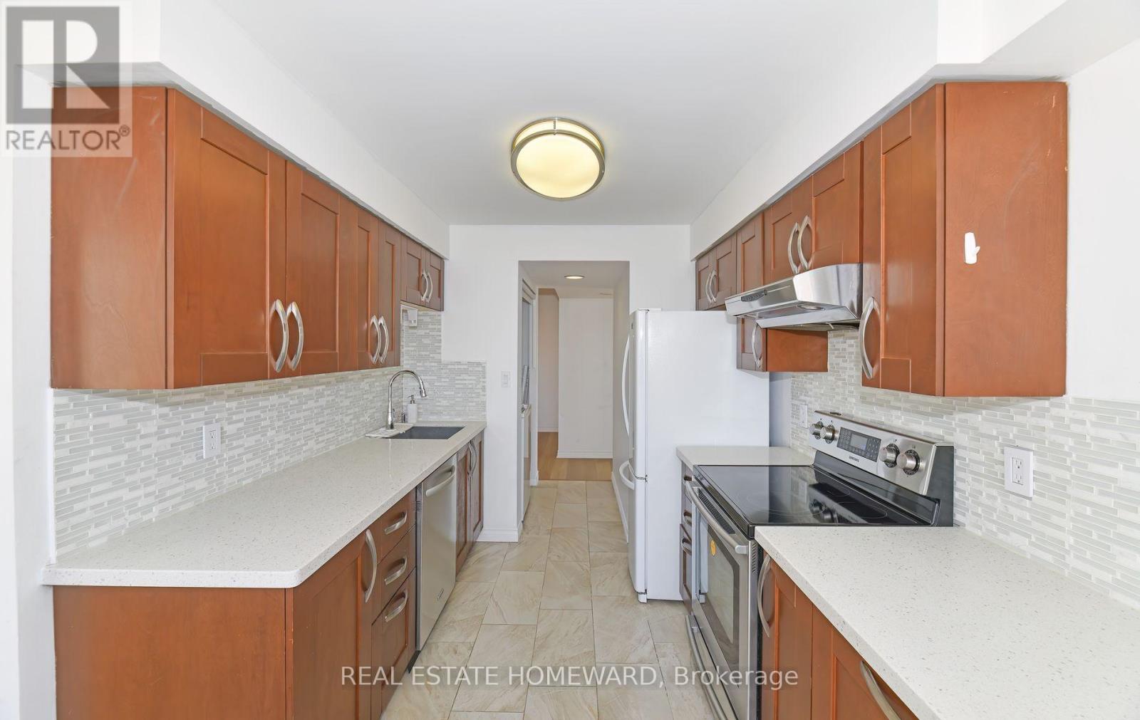 #916 88 GRANDVIEW WAY - 11
