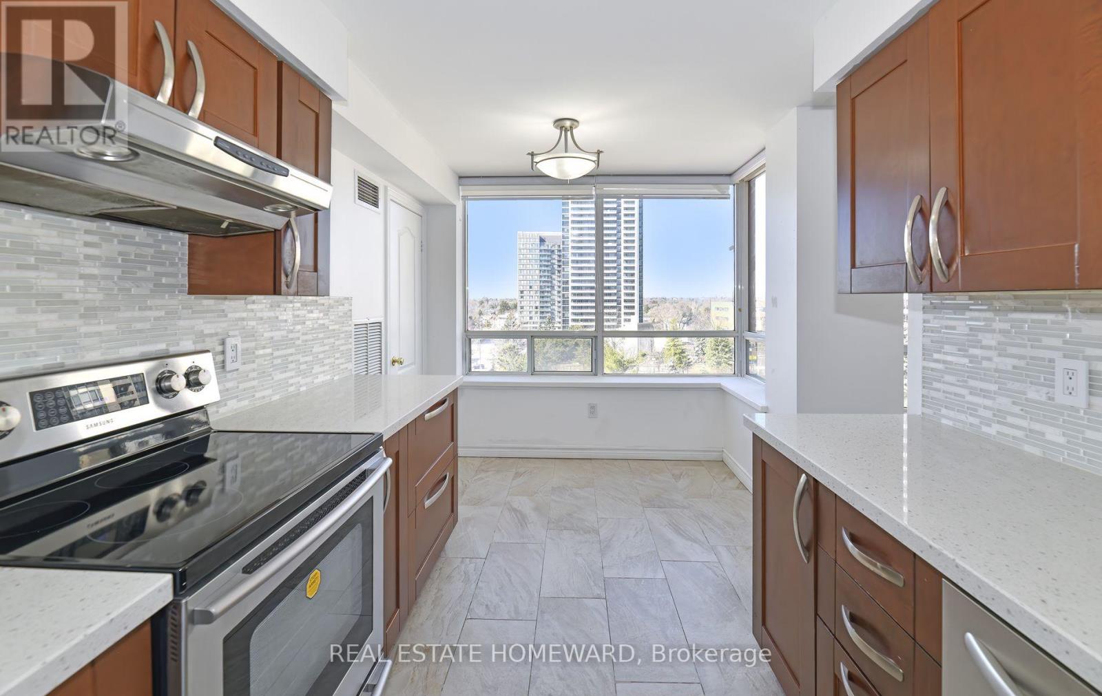 #916 88 GRANDVIEW WAY - 12