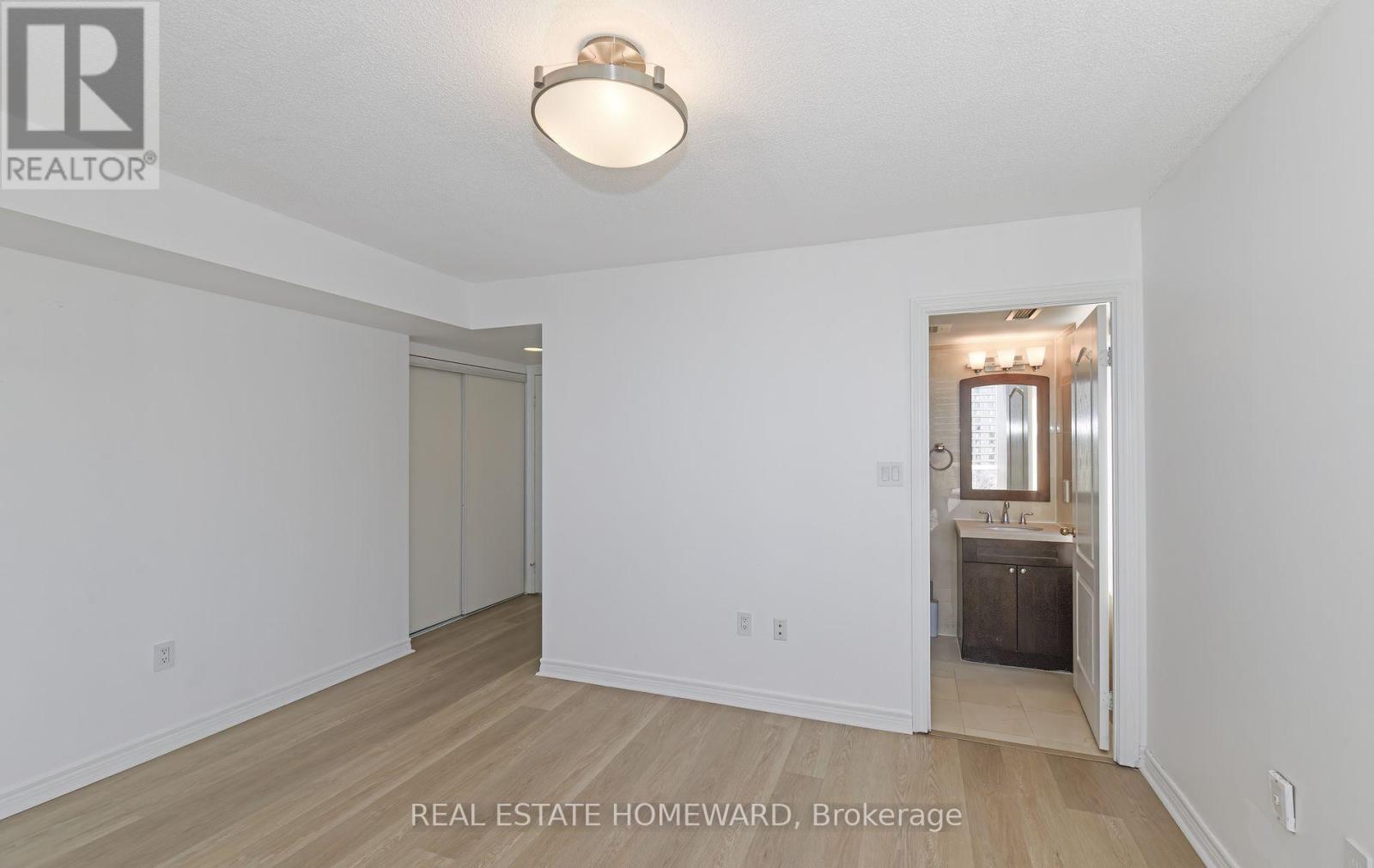 #916 88 GRANDVIEW WAY - 19