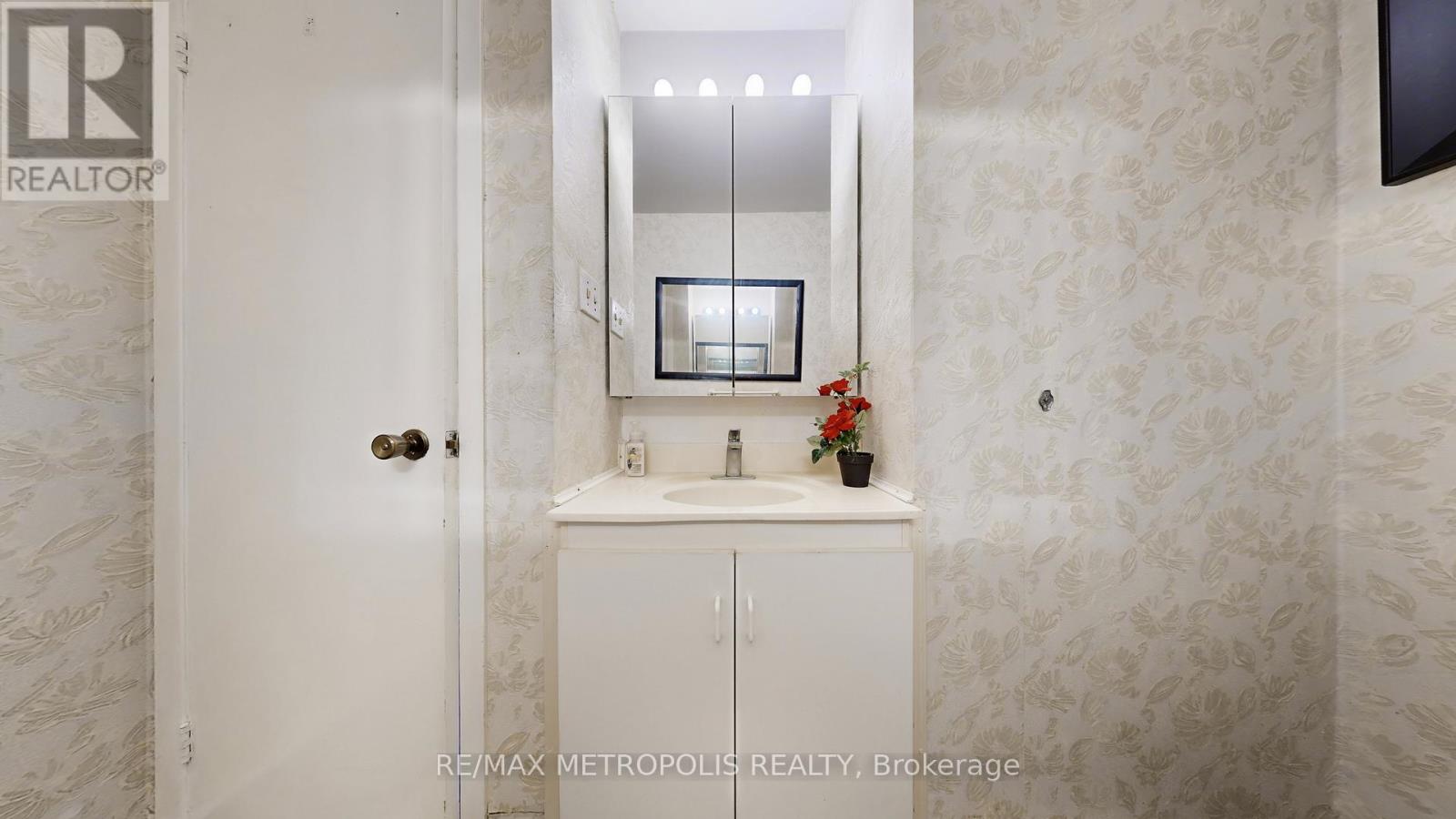 #13 13 CANDY COURT WAY - 25