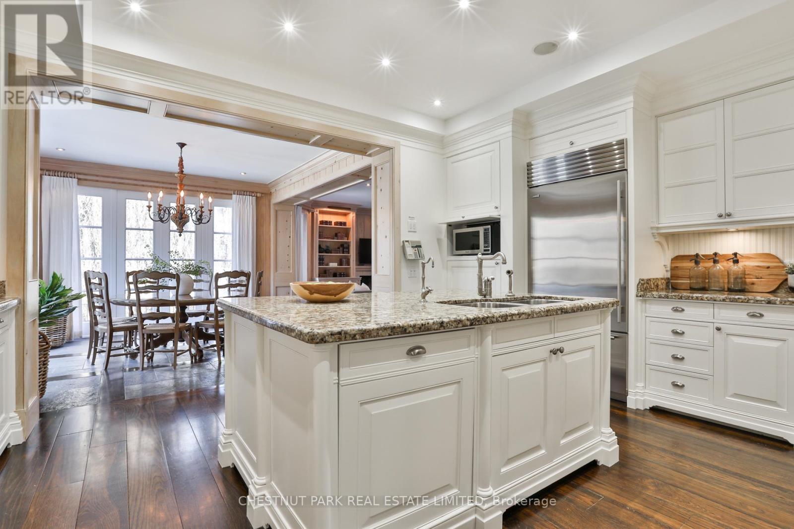 170 ROXBOROUGH DRIVE - 15
