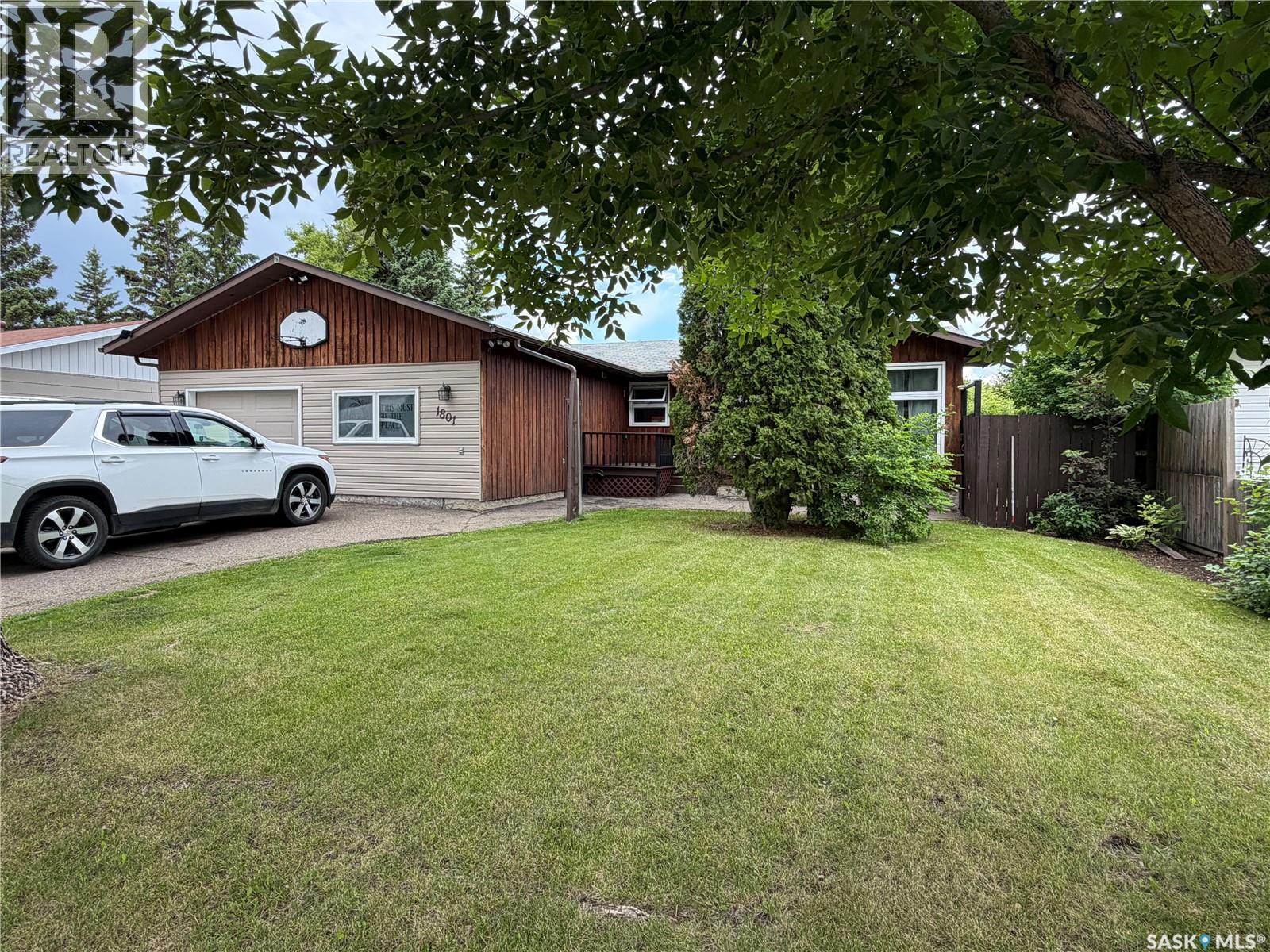1801 Centennial CRESCENT - 1