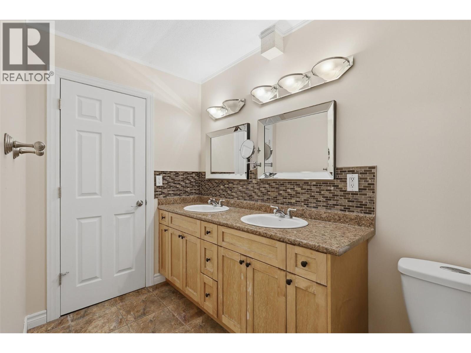 #12 1810 SPRINGHILL Drive - 32