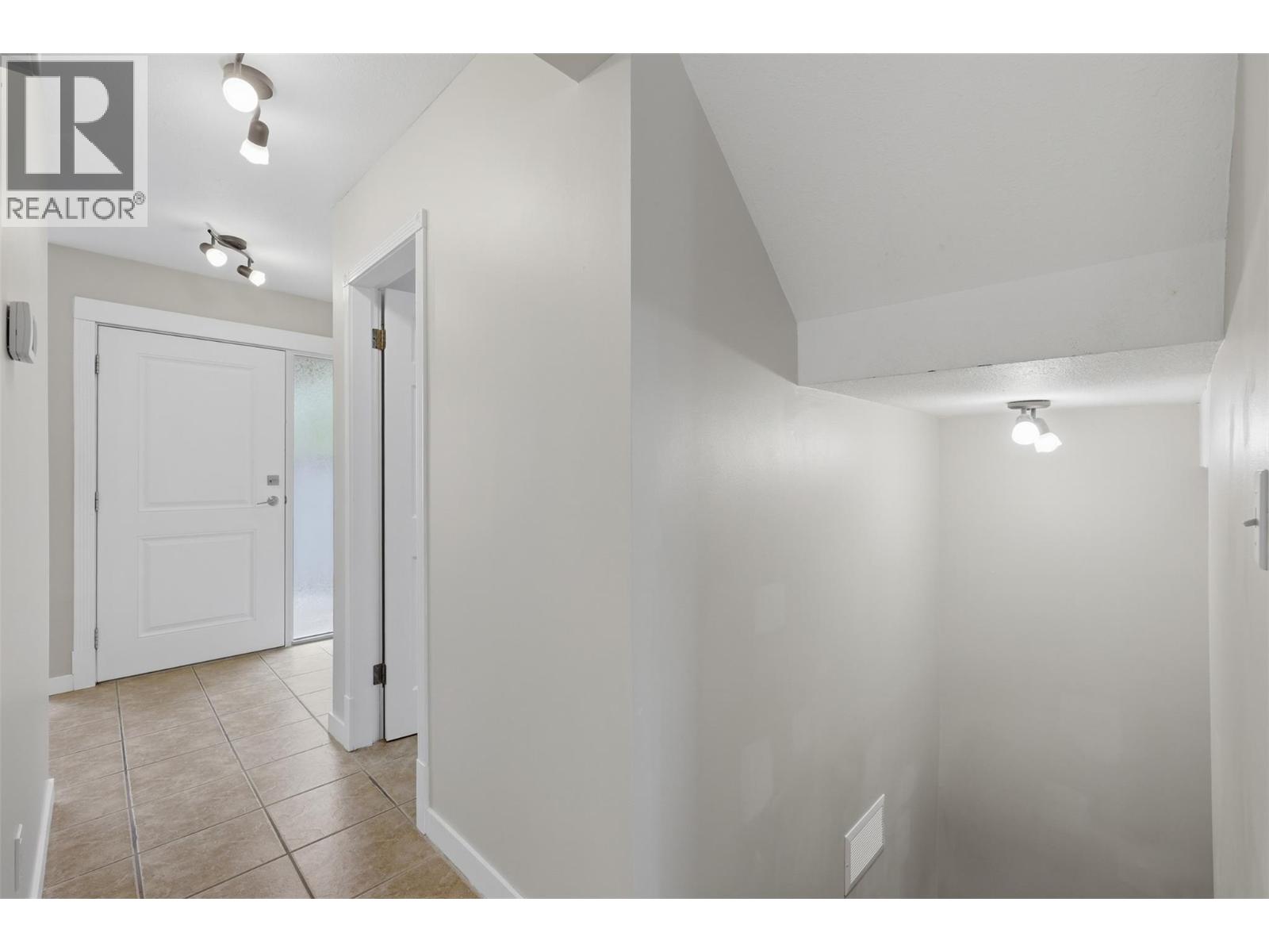 #12 1810 SPRINGHILL Drive - 34