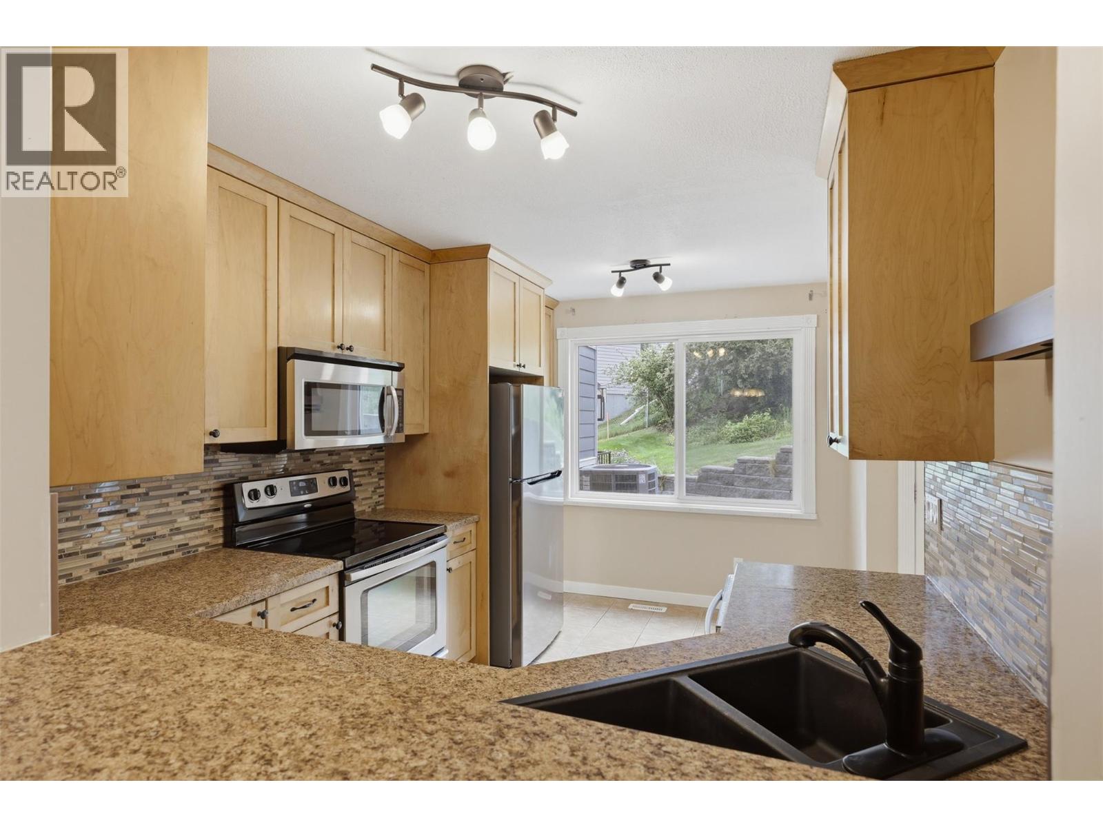 #12 1810 SPRINGHILL Drive - 17