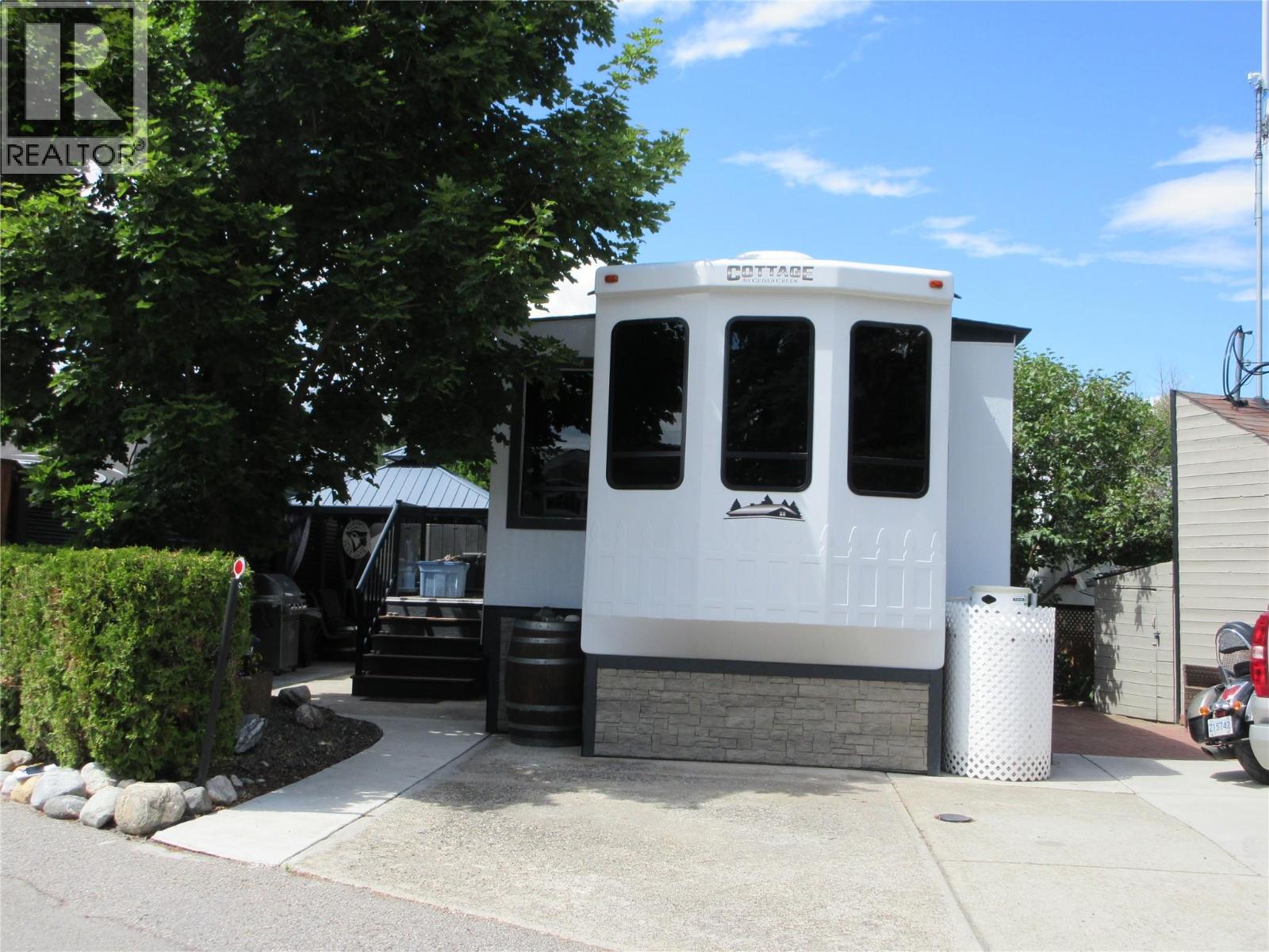 #835 415 Commonwealth Road - 2