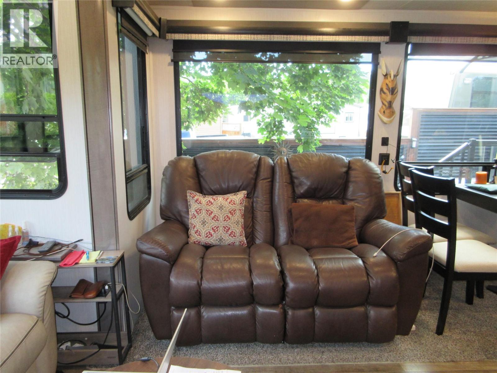 #835 415 Commonwealth Road - 9