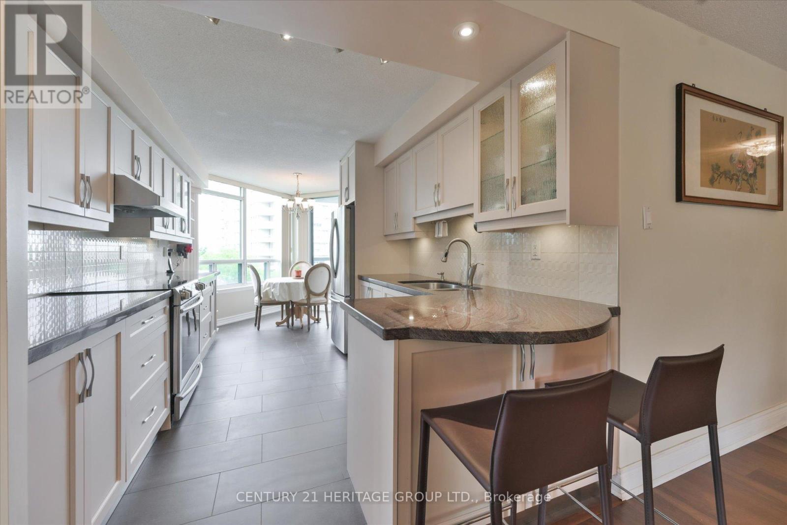 #410 7250 YONGE STREET - 13