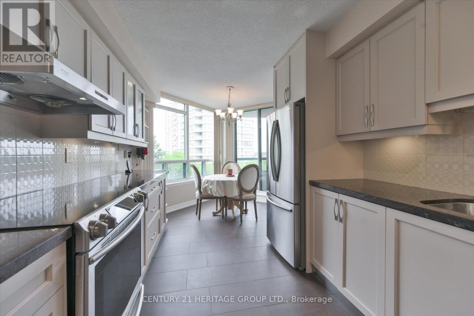 #410 7250 YONGE STREET - 14