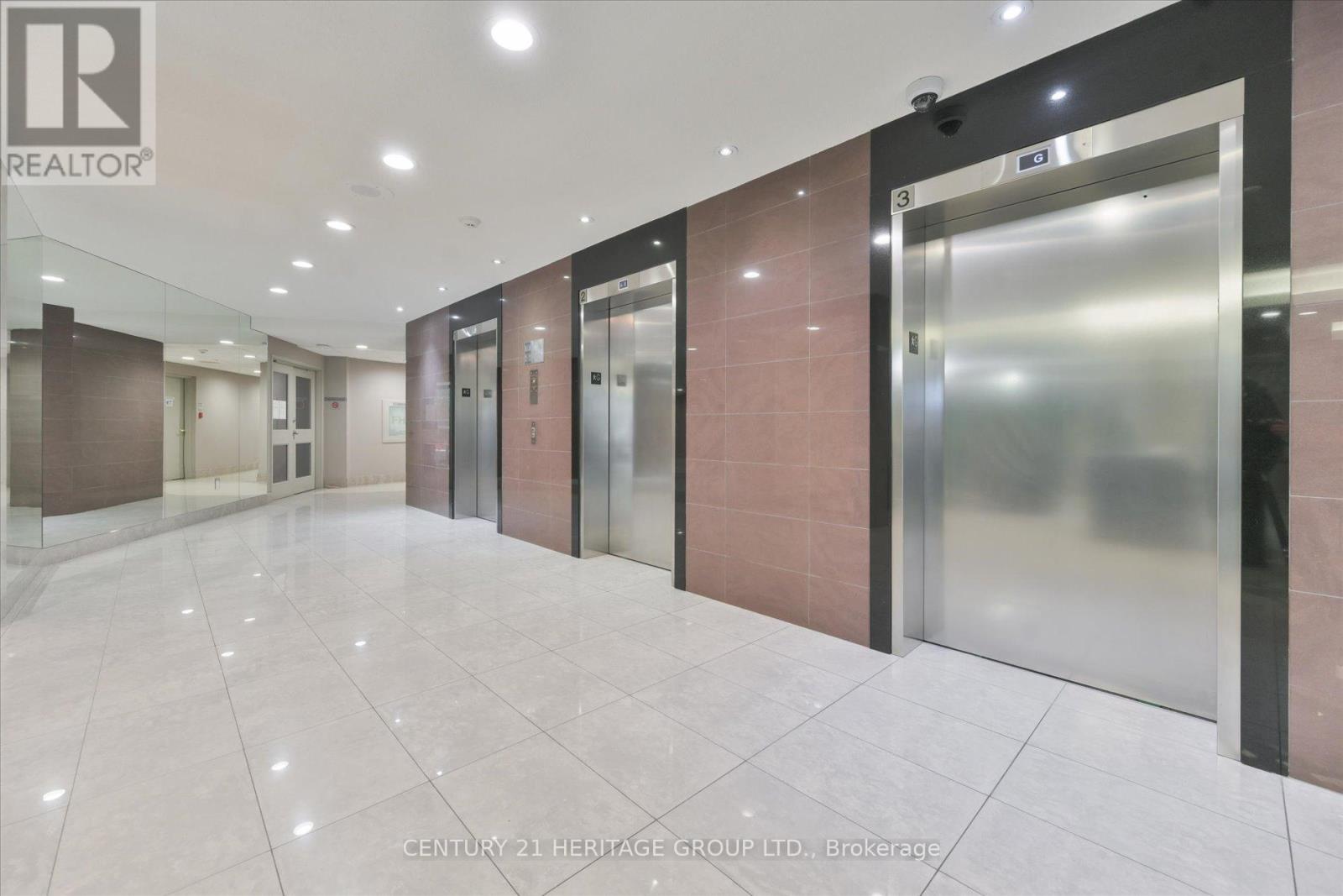 #410 7250 YONGE STREET - 4