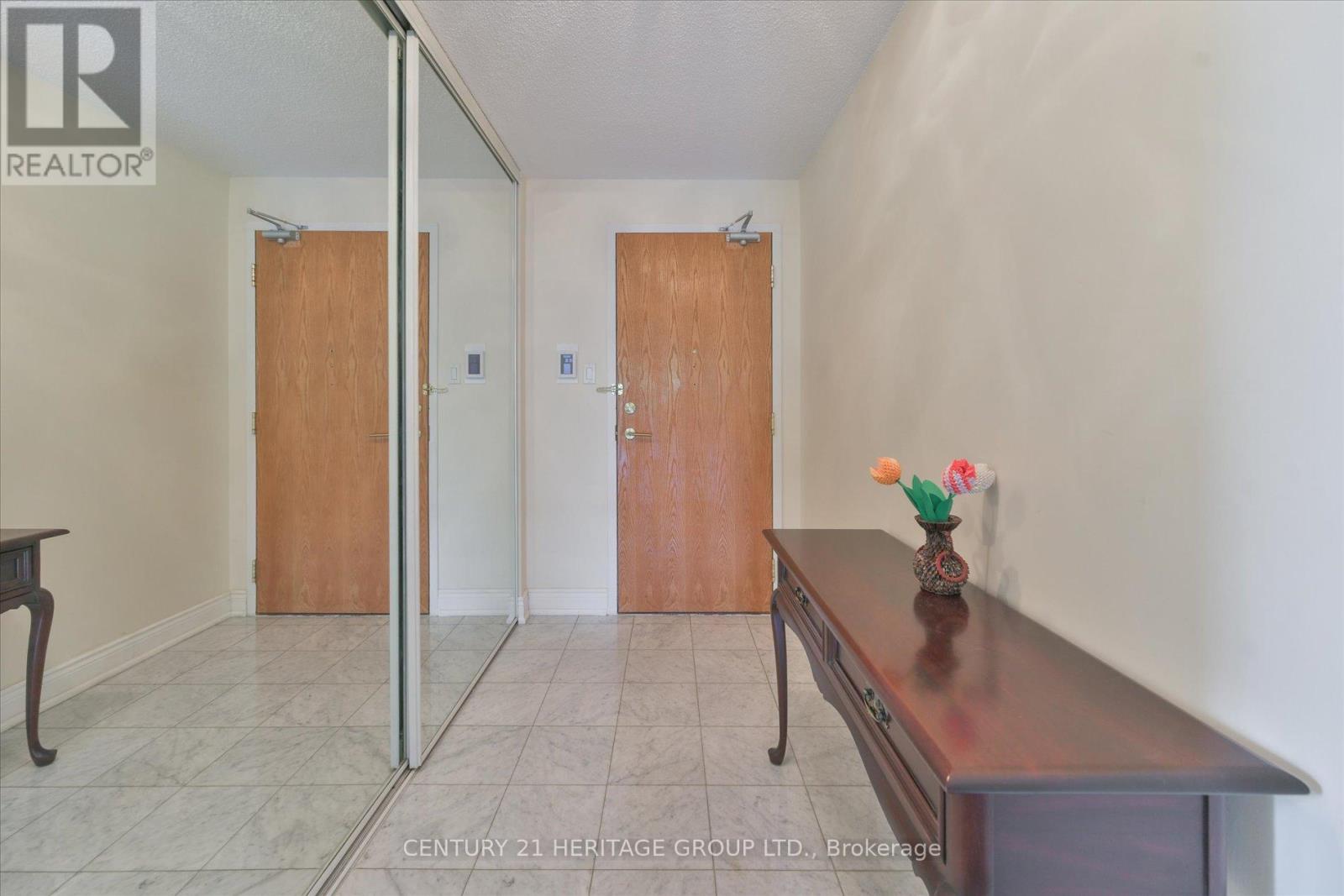 #410 7250 YONGE STREET - 5