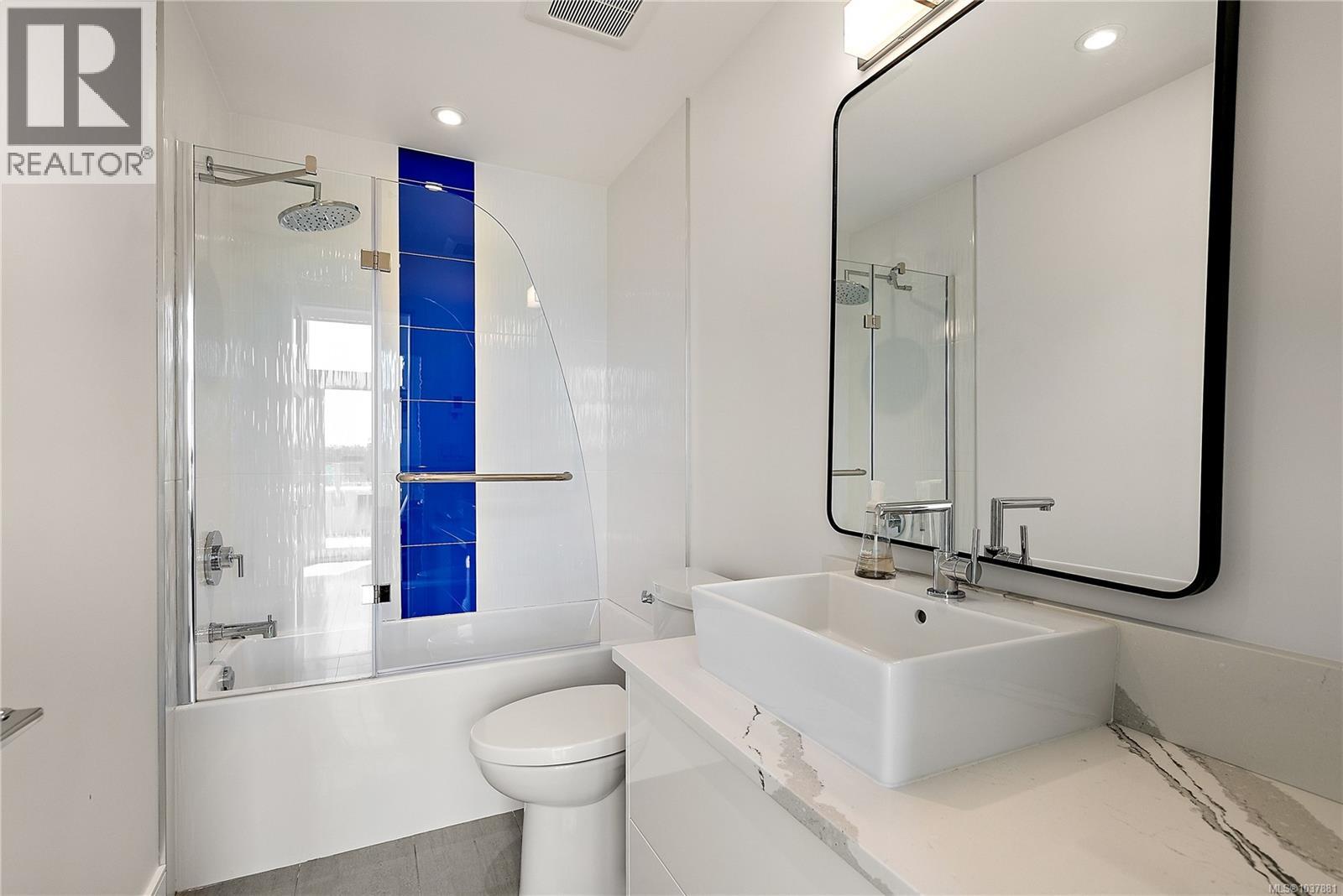 #603 916 Lyall St - 24
