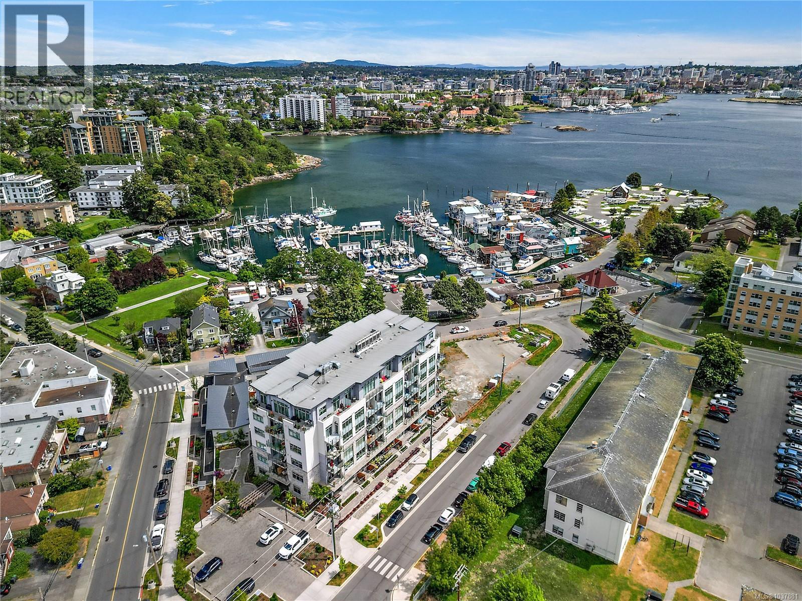 #603 916 Lyall St - 33