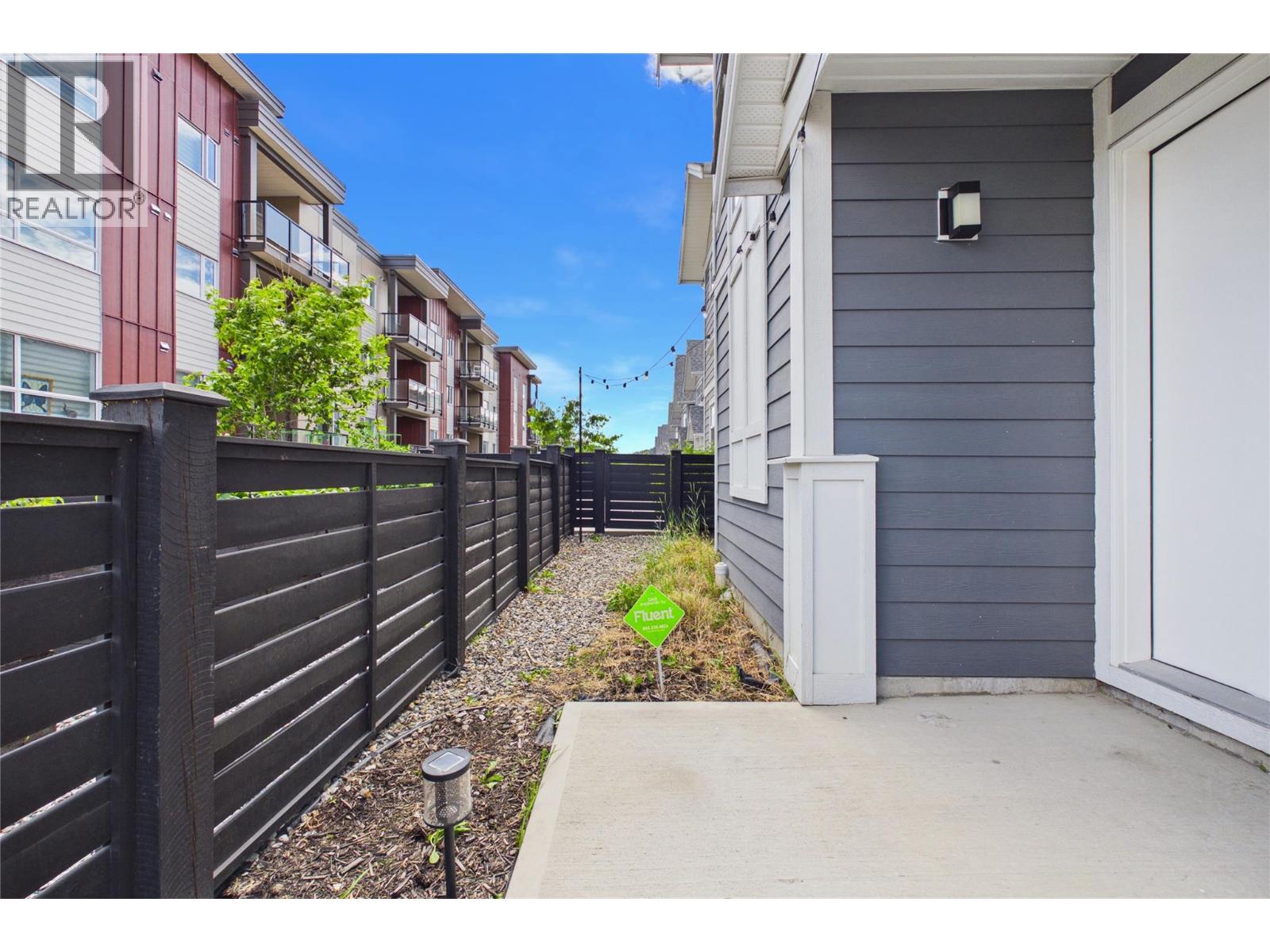#7 115 Wyndham Crescent - 29