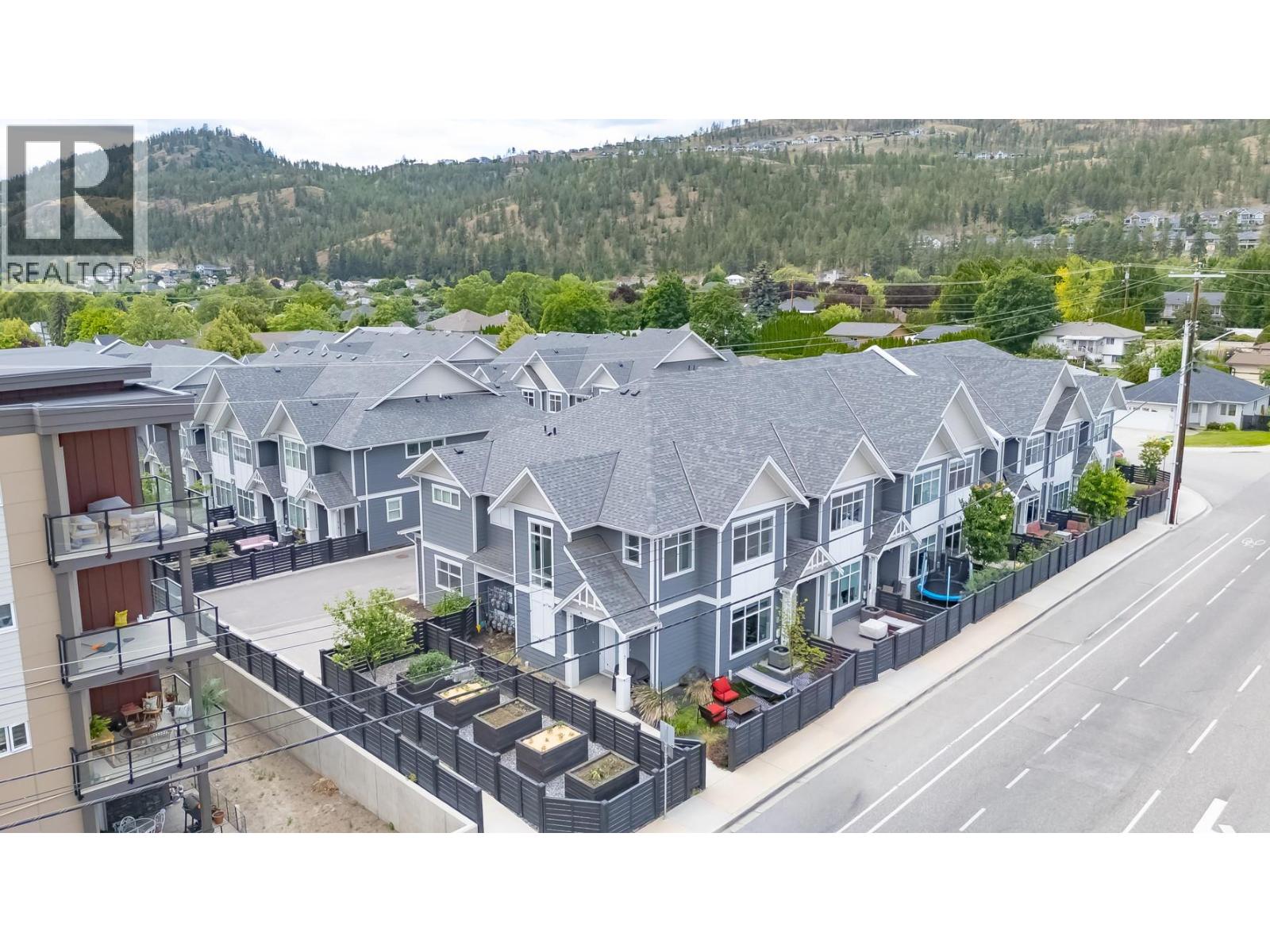 #7 115 Wyndham Crescent - 38
