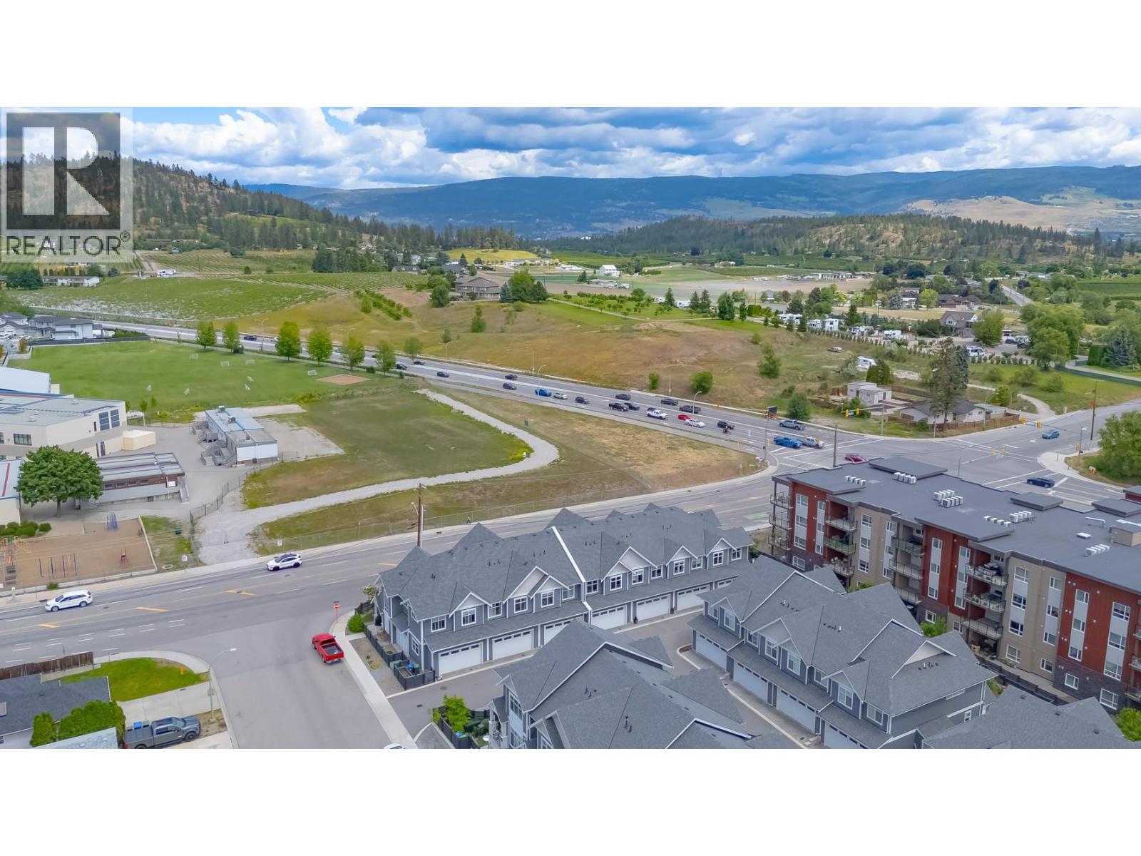 #7 115 Wyndham Crescent - 43