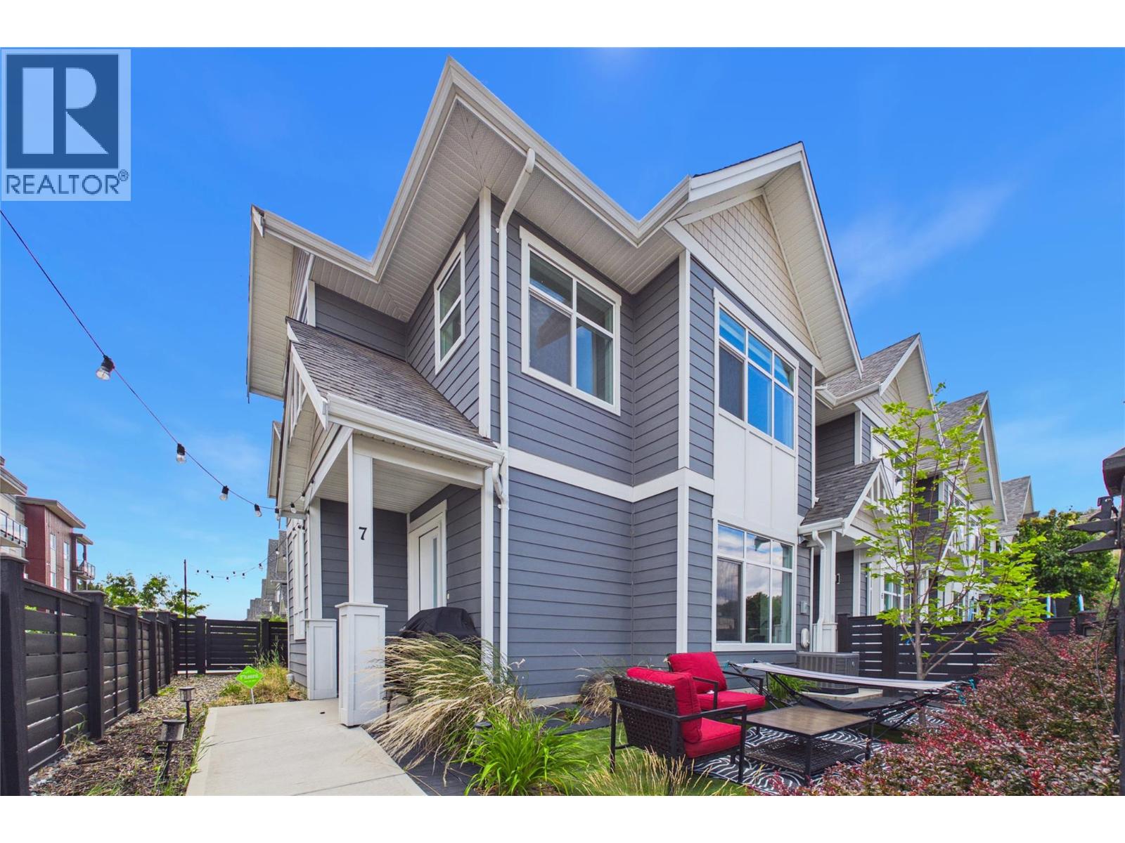 #7 115 Wyndham Crescent - 31